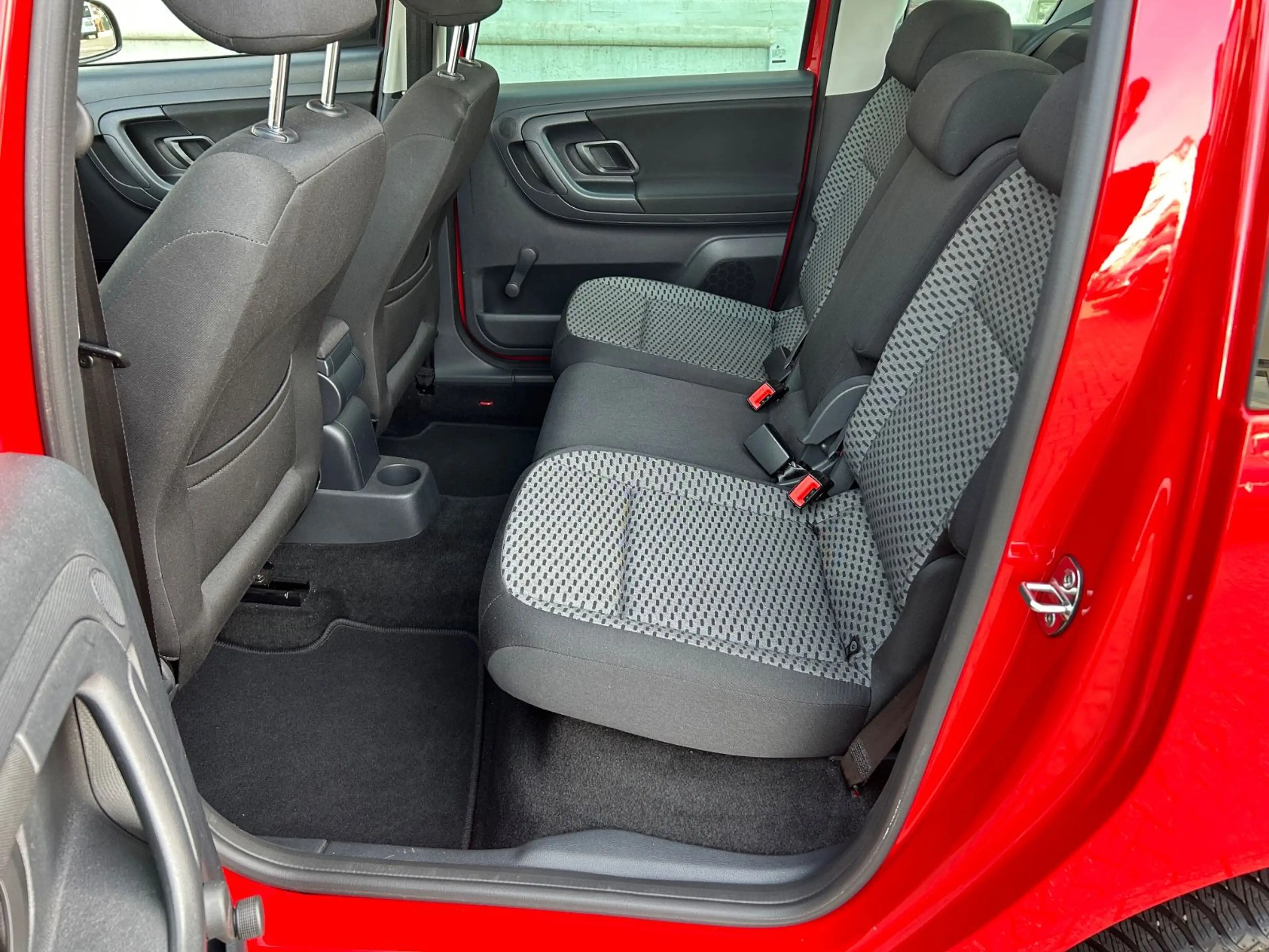Skoda Roomster 1.6l TDI Klimatronic PDC erst 49000km — photo 7