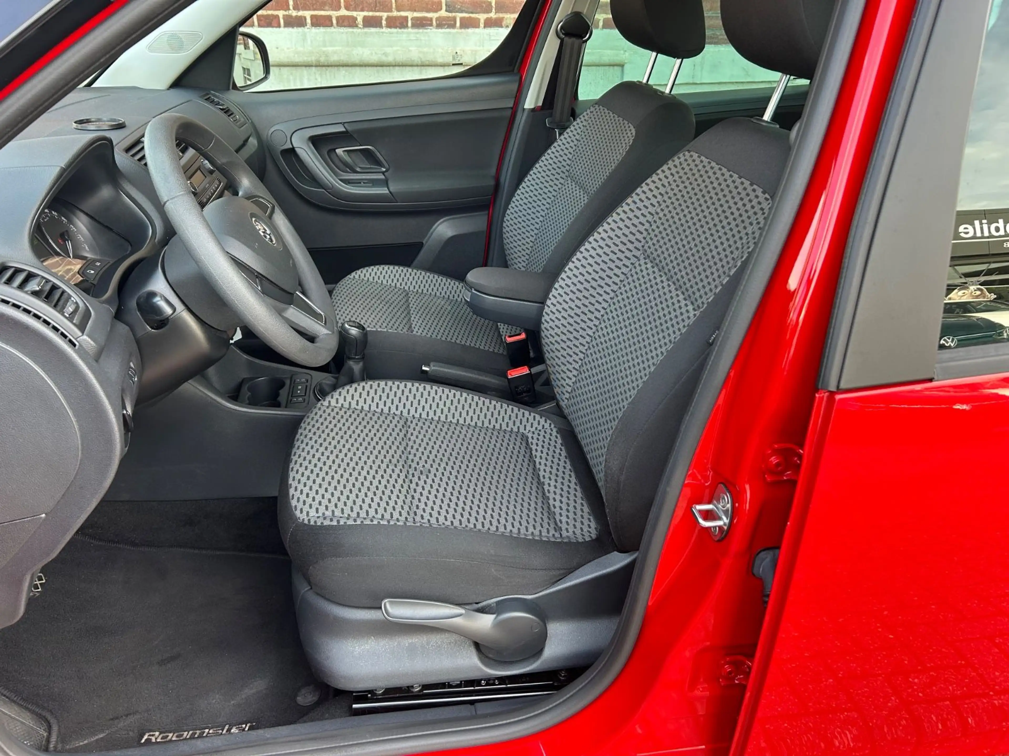 Skoda Roomster 1.6l TDI Klimatronic PDC erst 49000km — photo 8