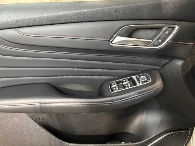 MG HS view 10