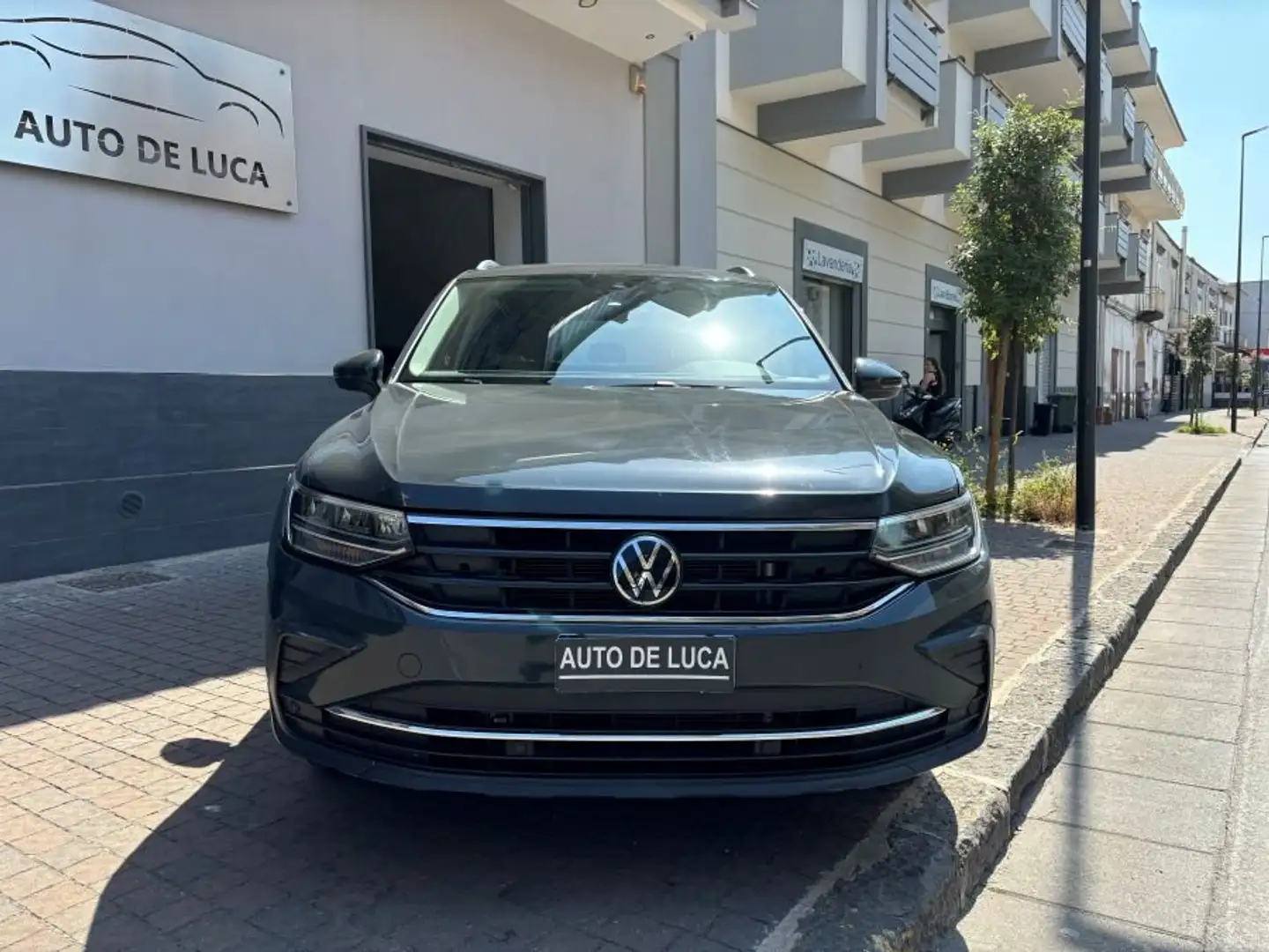 Volkswagen Tiguan VOLKSWAGEN TIGUAN 2.0 TDI 150 LIFE DSG CERTIFICATA Grigio - 2
