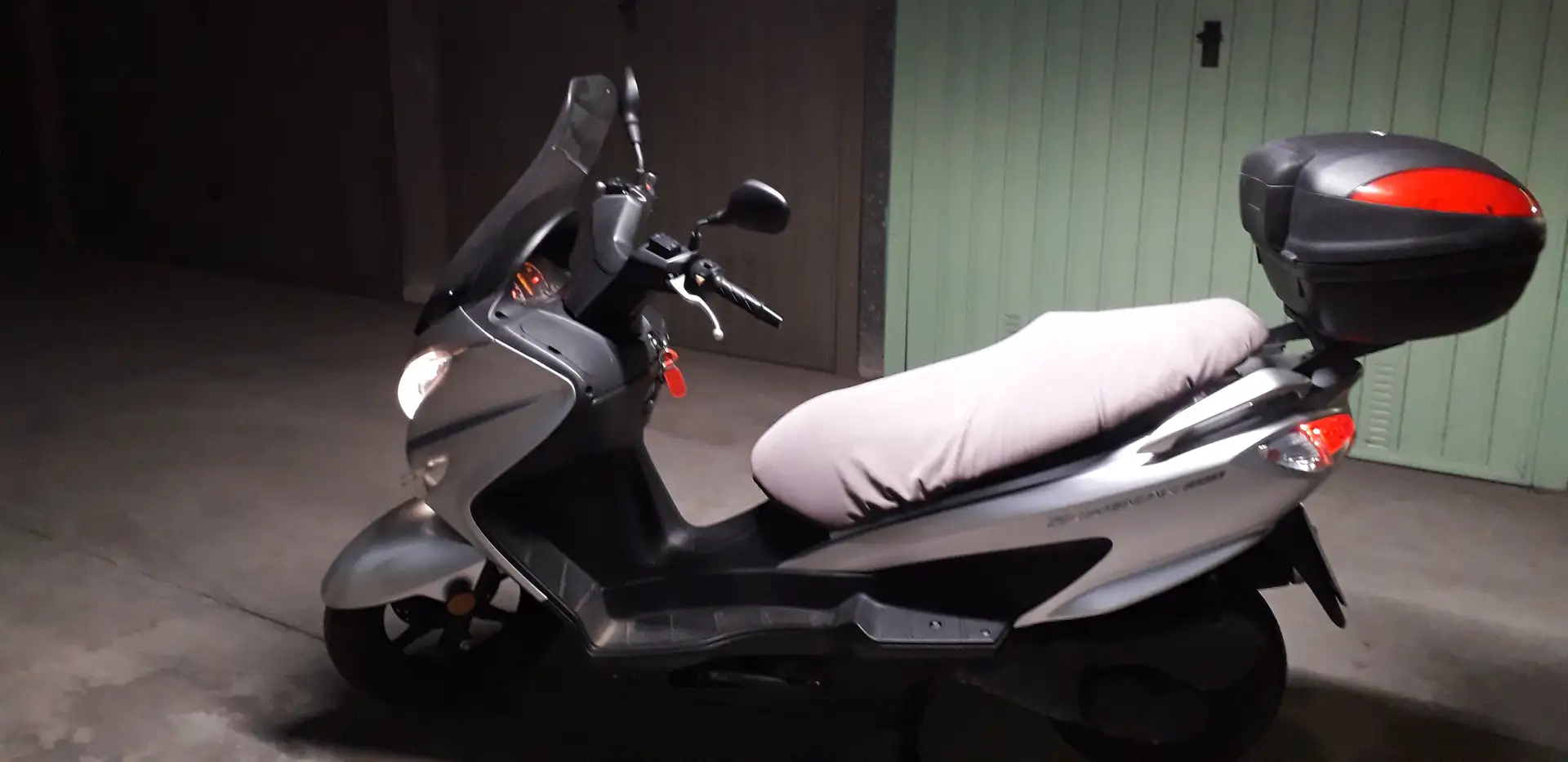 Suzuki Burgman 200 Argent - 2