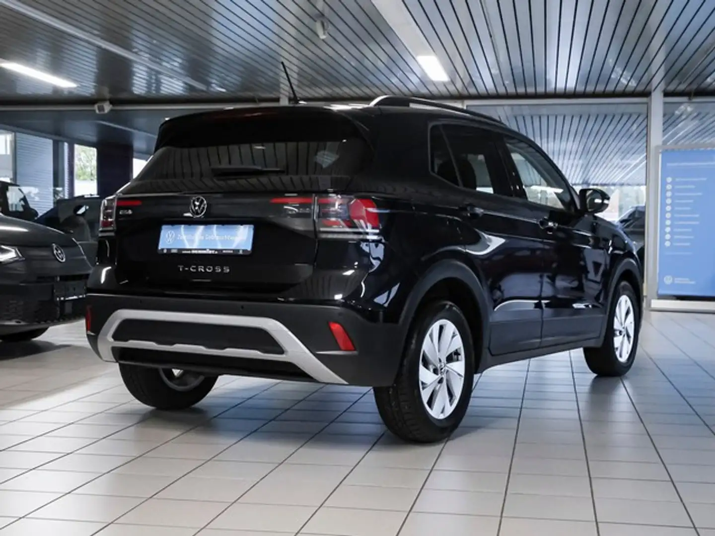 Volkswagen T-Cross 1,0 TSI Life ACC LED NaviMedia Parkpilot Alu Si... Schwarz - 2