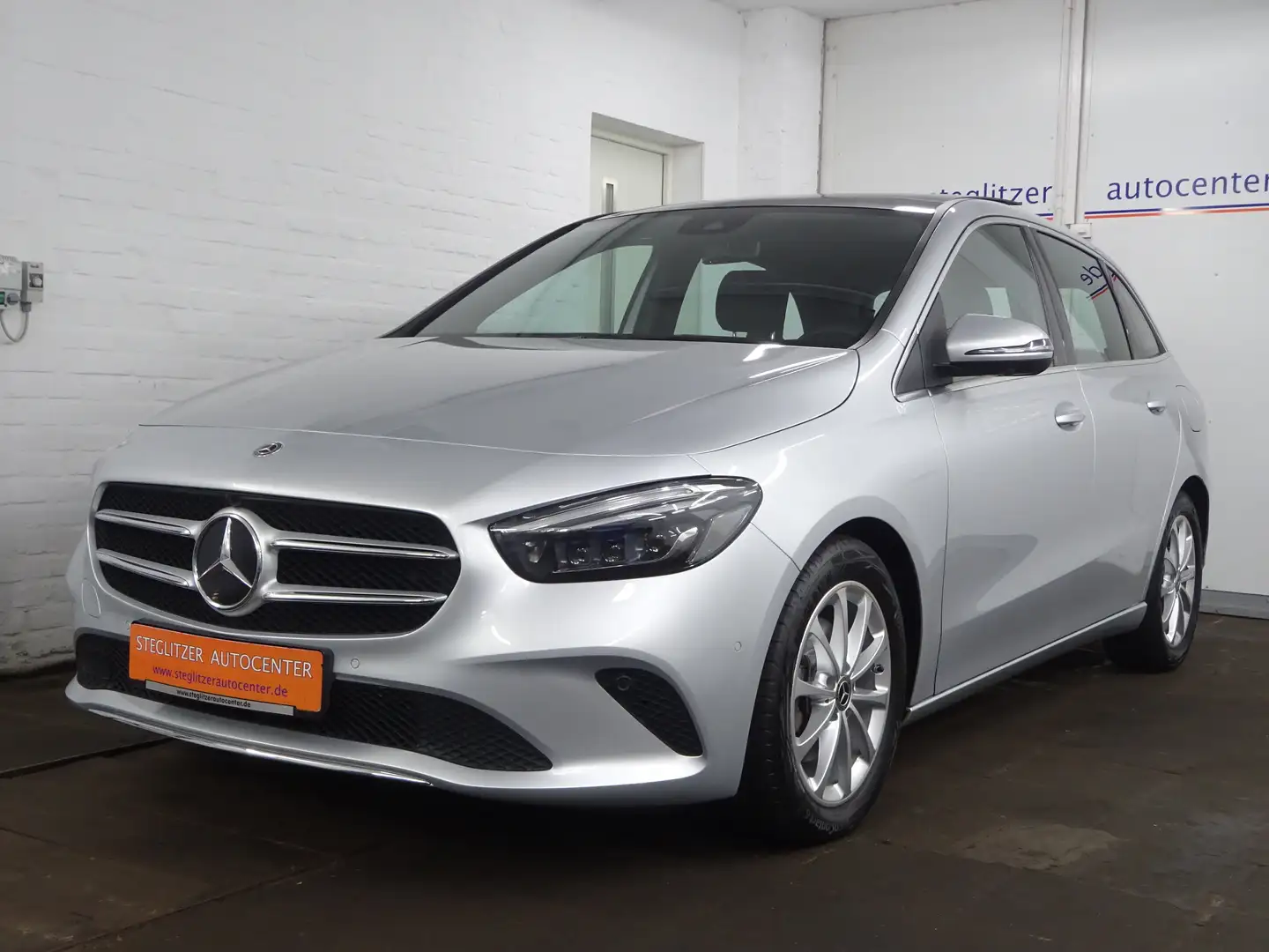 Mercedes-Benz B 200 d Progressive 8G ACC/Pano/360°/MBEAM/MBUX/Navi Zilver - 1