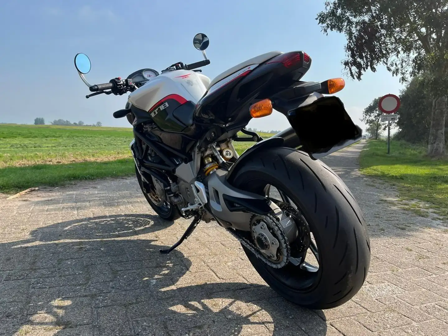 MV Agusta Brutale 1078 1078RR Weiß - 2