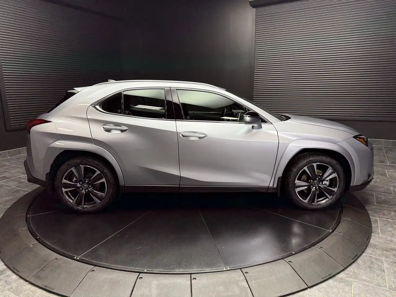 Lexus UX photo Lexus UX