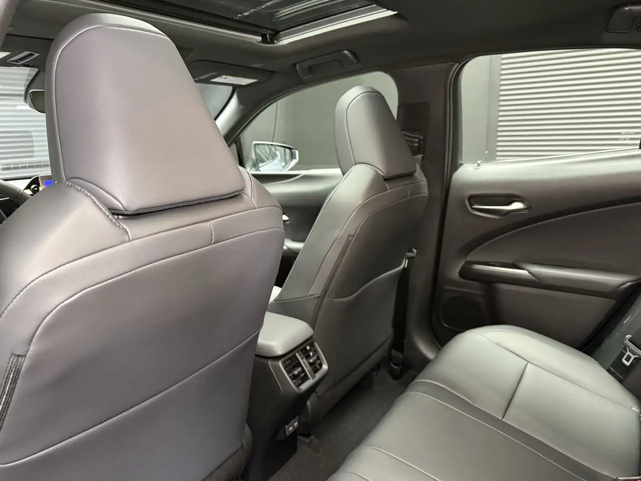 Lexus UX photo Lexus UX