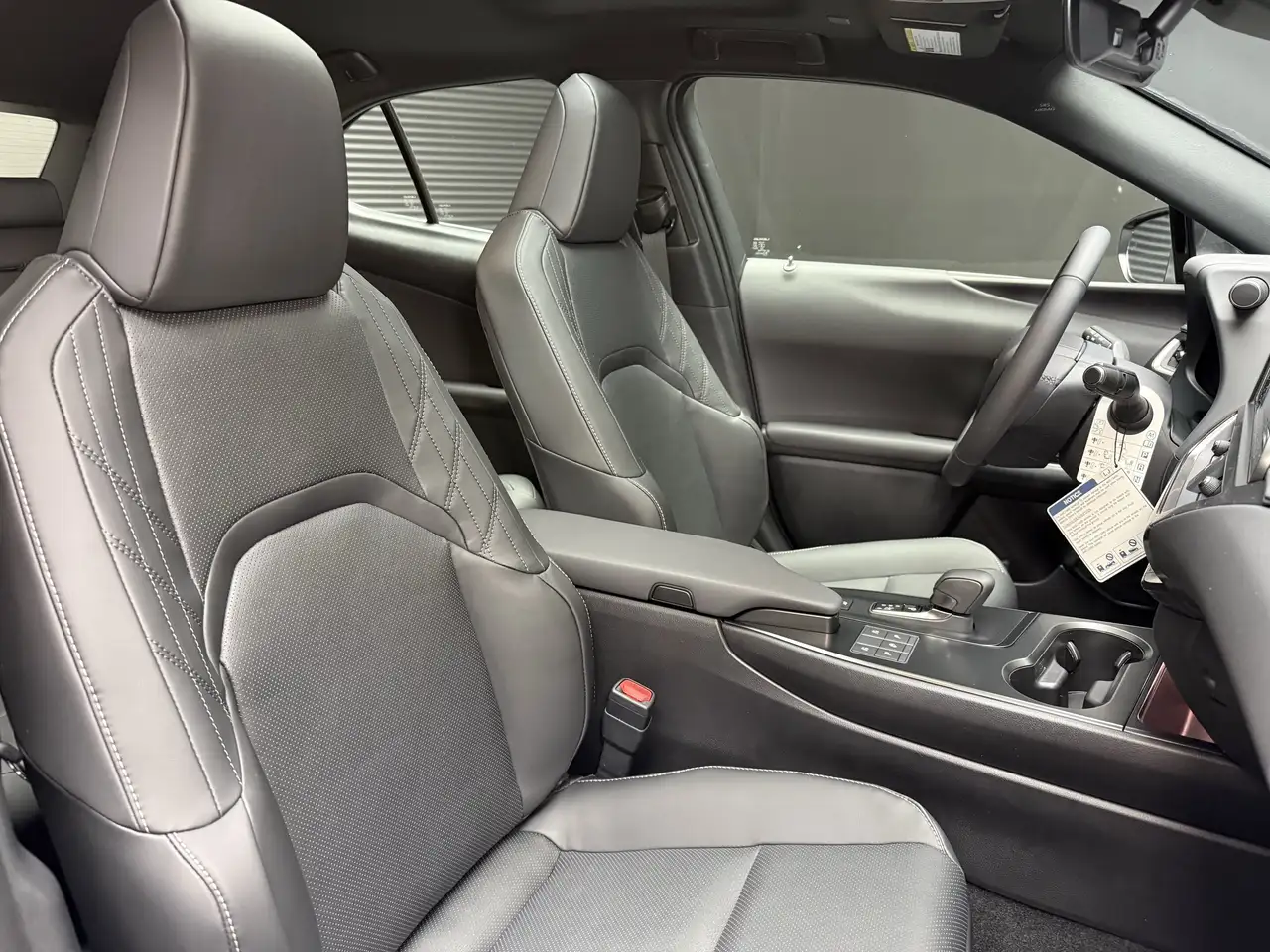 Lexus UX photo Lexus UX