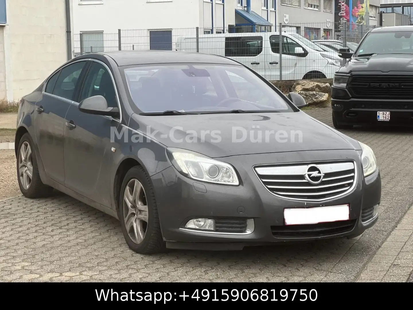 Opel Insignia A Lim. Cosmo / NAVI / TEMPO / SHZG / Schwarz - 2