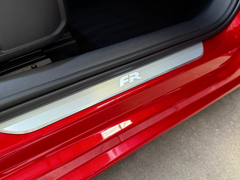SEAT Leon 1.5 TSI * DSG * FR Design * CARPLAY * Att. Rem * — photo 30