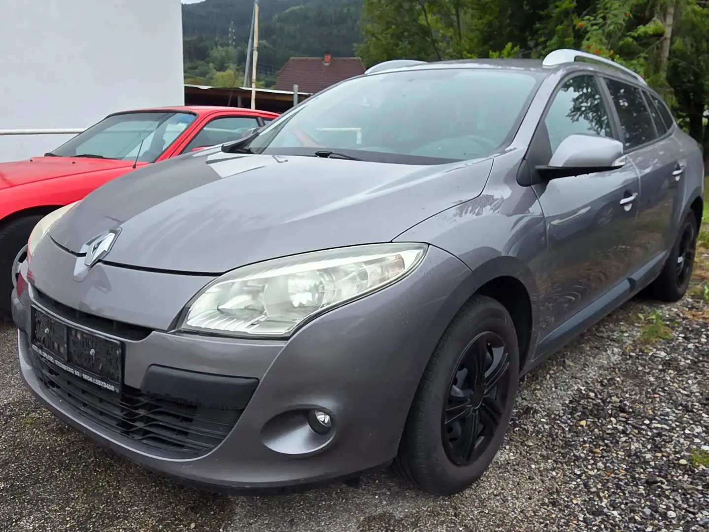 Renault Megane Mégane Grandtour Tonic 1,6 16V Tonic Grau - 1