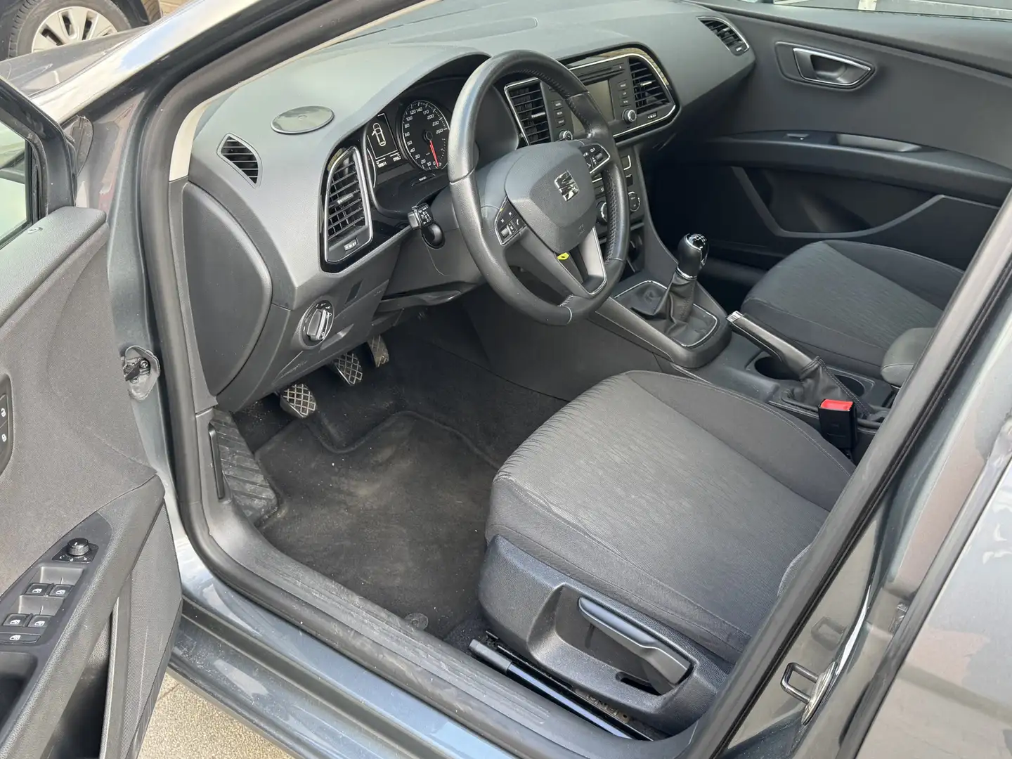 SEAT Leon 1.4 TSI FR Onderhoud historie aanwezig Gris - 2
