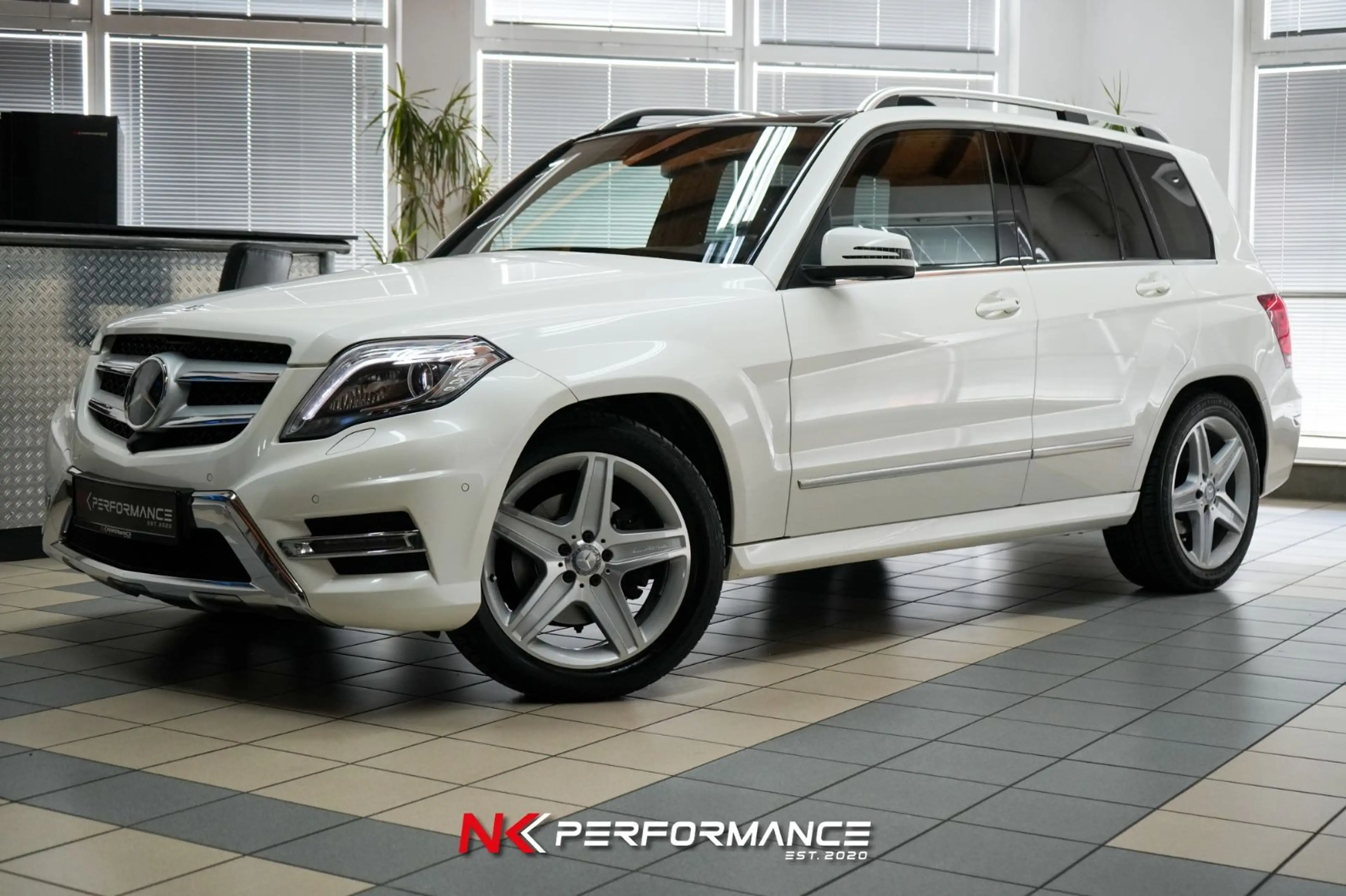 Mercedes-Benz GLK 250 CDI BT 4Matic / AMG / PANO / SPLIT-VIEW