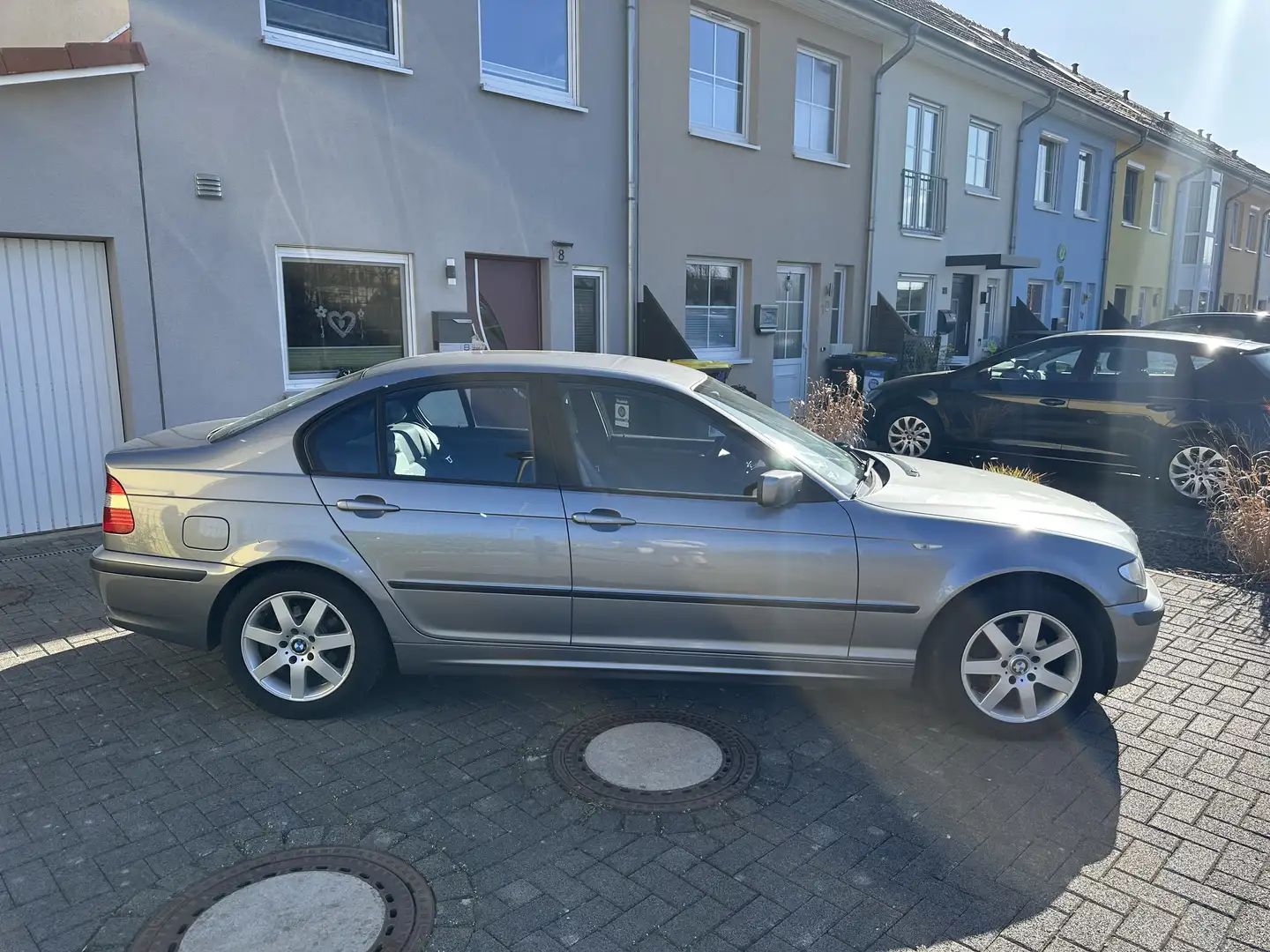 BMW 318 318i Gümüş rengi - 1