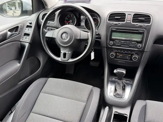 Volkswagen Golf view 11