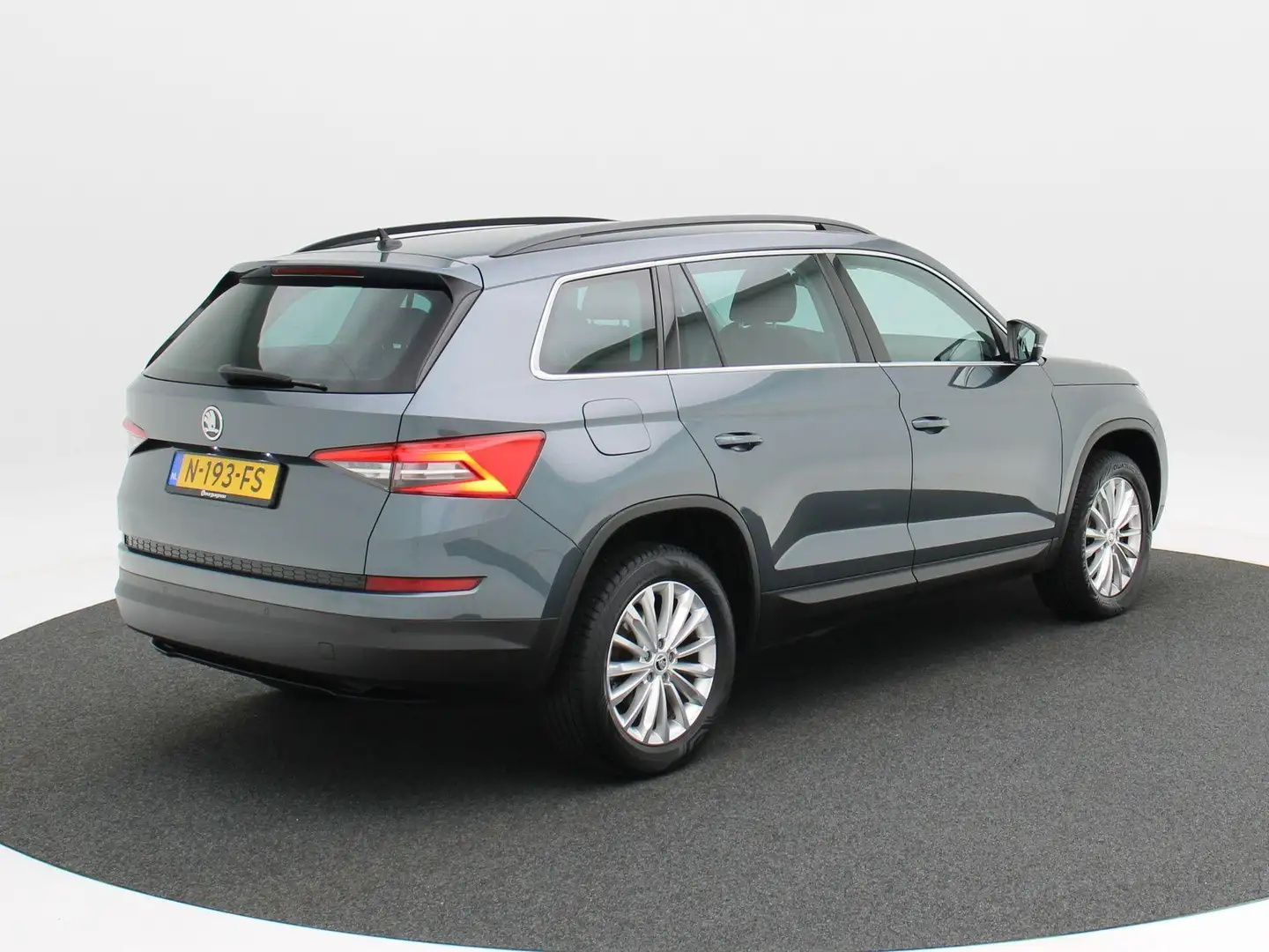 Skoda Kodiaq 1.4 TSi 150 Pk Automaat 4x4 Style | Trekhaak | 200 Grau - 2