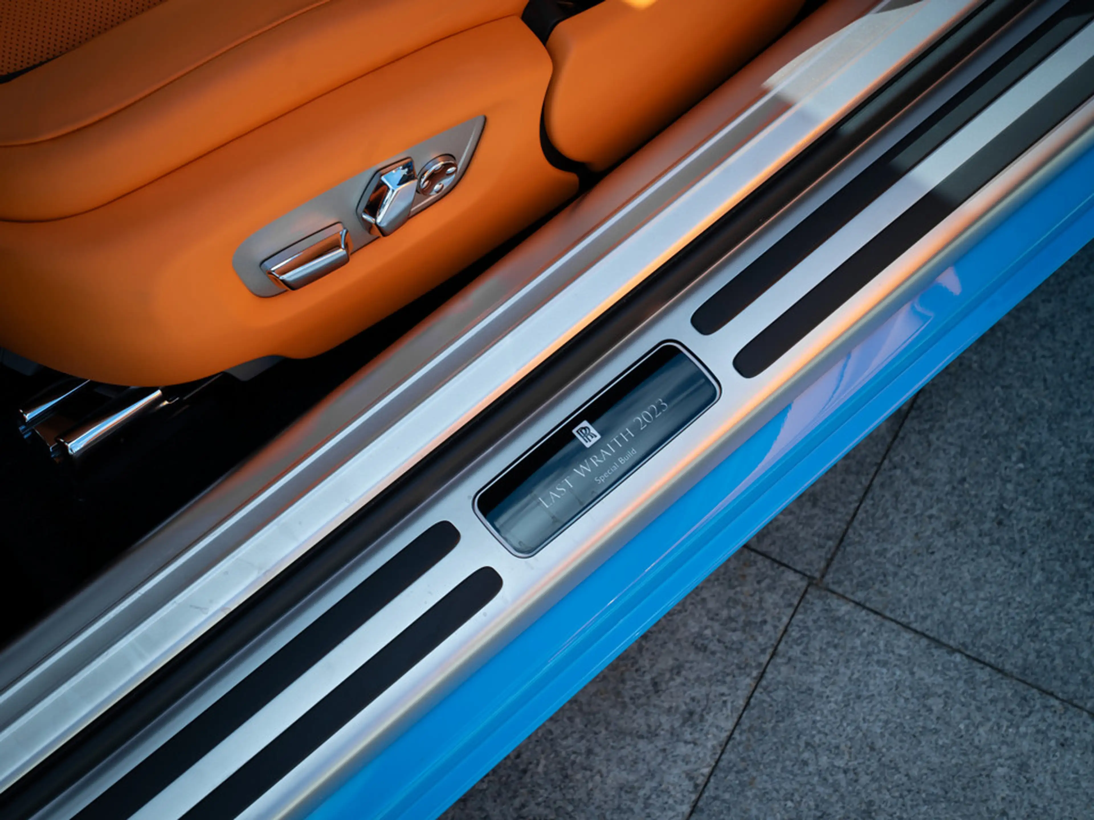 Rolls-Royce Wraith Black Badge Last Wraith 2023 Special B — photo 12