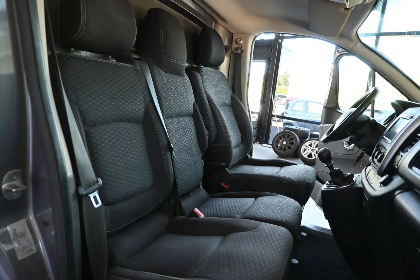 Opel Vivaro 1.6 CDTI L1H1 Sport EcoFlex BTW Airco Navigatie Ri Grijs - 2
