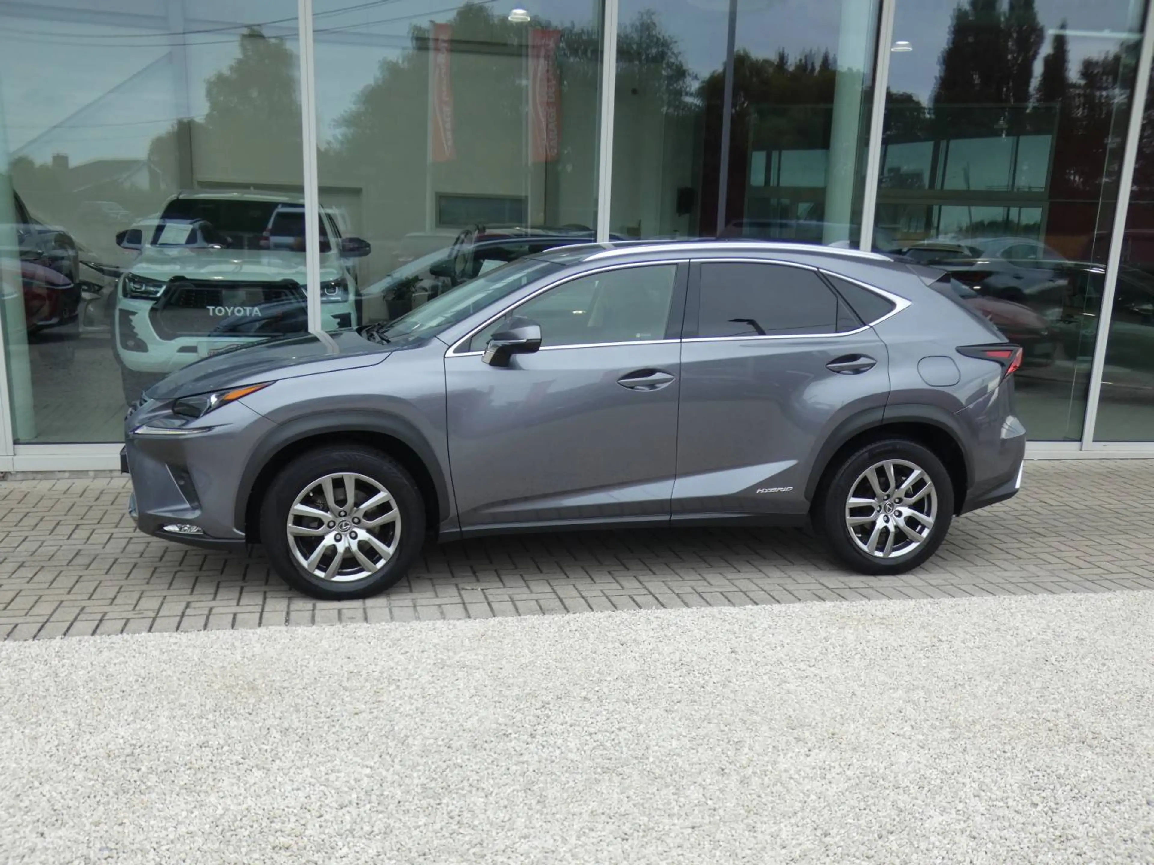 Lexus NX 300h Hybrid AWD Executive Line +LEDER +TREKHAAK +Zetelverwarming +Elektrische koffer +Elektrische zetels — photo 4