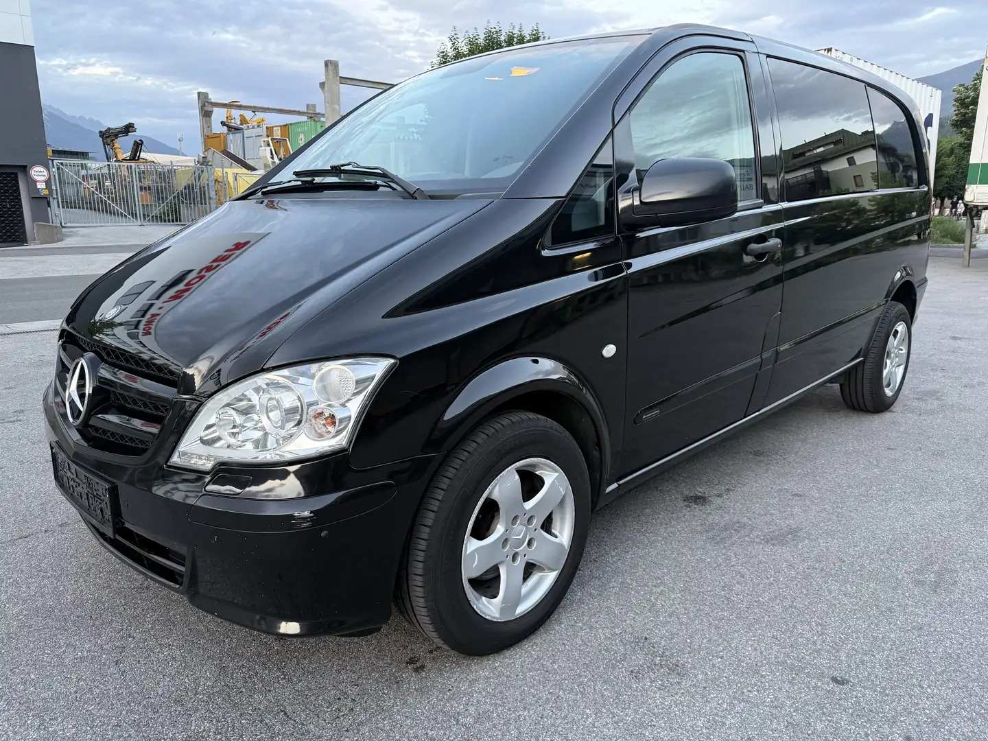 Mercedes-Benz Vito Vito 113 CDI BusinessVan Clang Aut. Schwarz - 1