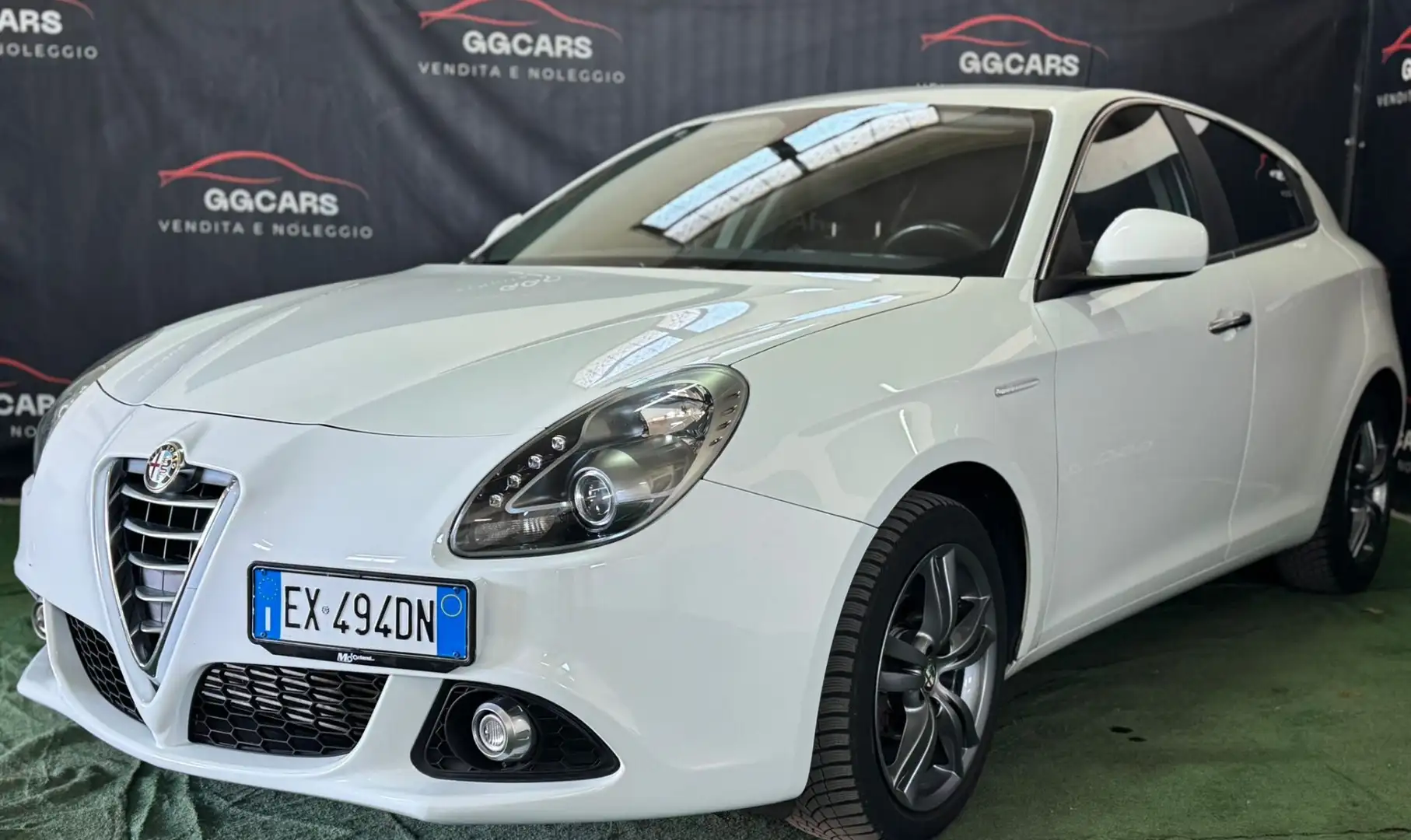 Alfa Romeo Giulietta Giulietta 1.6 JTDm-2 105 CV Distinctive Weiß - 1