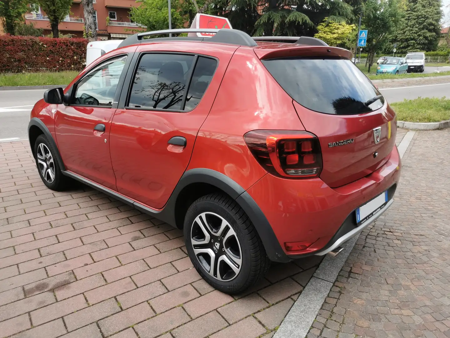 Dacia Sandero Sandero Stepway 1.5 dci Brave s Rosso - 2