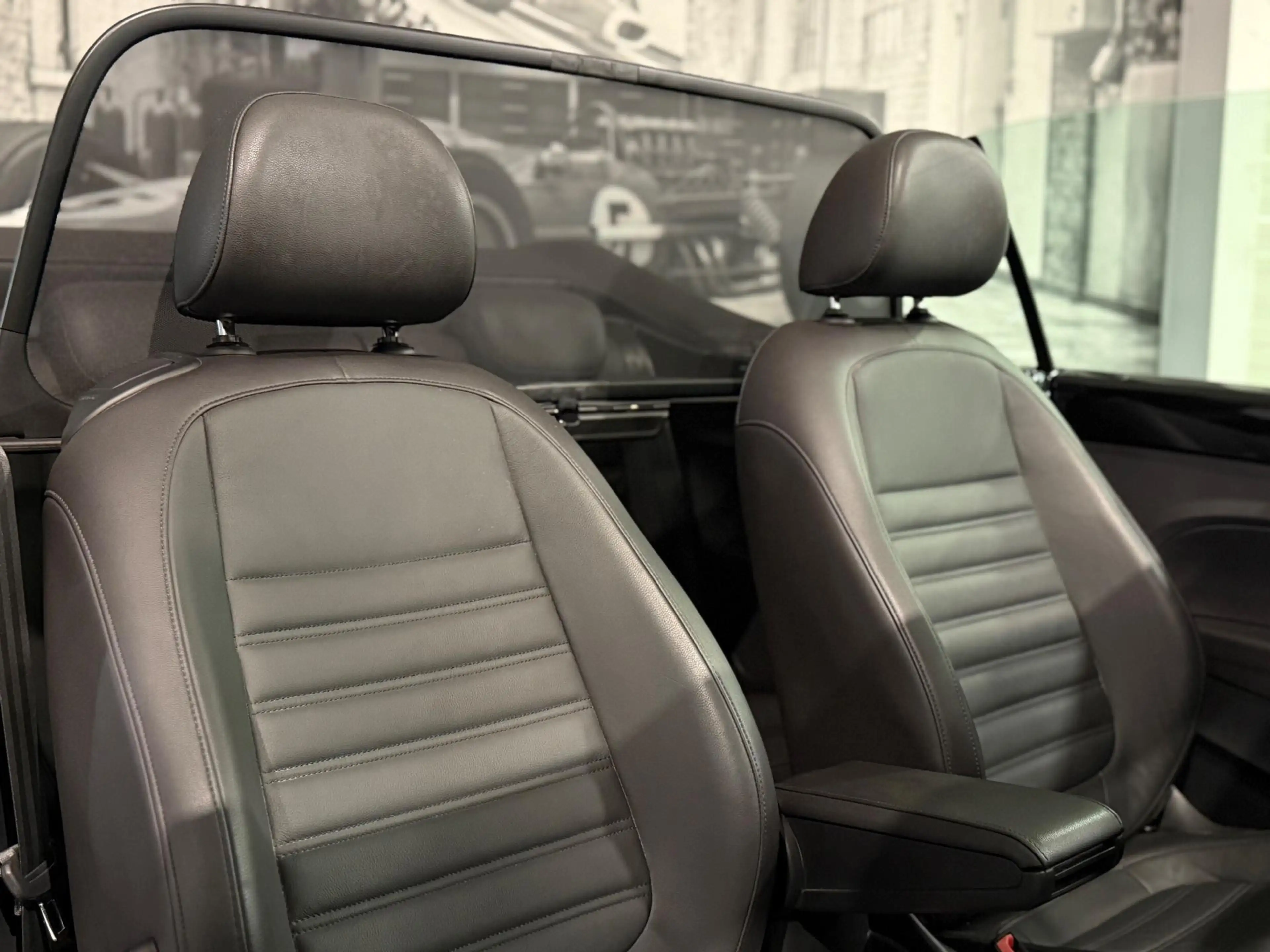 Volkswagen Beetle Cabriolet 1.4 TSI Exclusive *1e Eigenaar* — photo 4