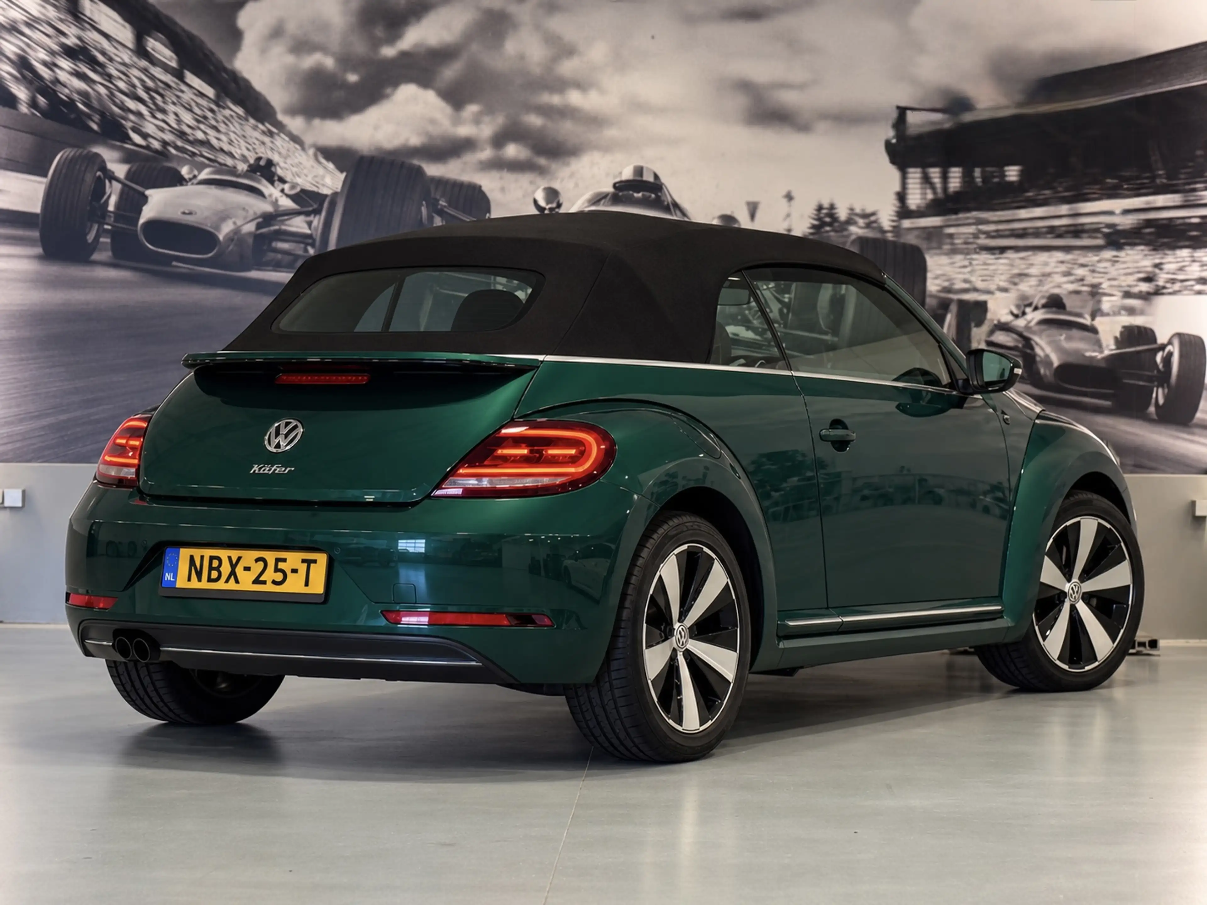 Volkswagen Beetle Cabriolet 1.4 TSI Exclusive *1e Eigenaar* — photo 2
