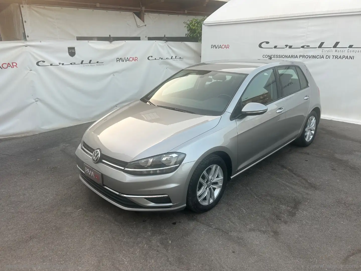 Volkswagen Golf 2.0 TDI DSG 5p. Executive BMT Grau - 2