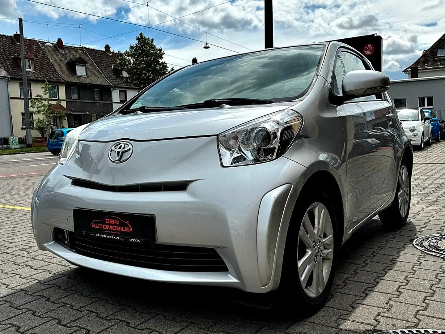 Toyota iQ 1,33-l-Dual-VVT-i/BLUETOOTH/KLIMA/1 HAND Gümüş rengi - 1