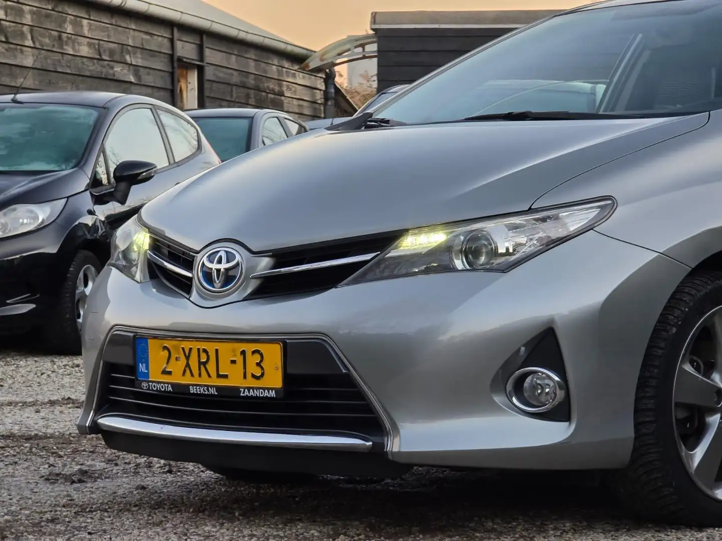 Toyota Auris 1.8 Hybrid Lease Pano/Trekhaak/Camera Grau - 2
