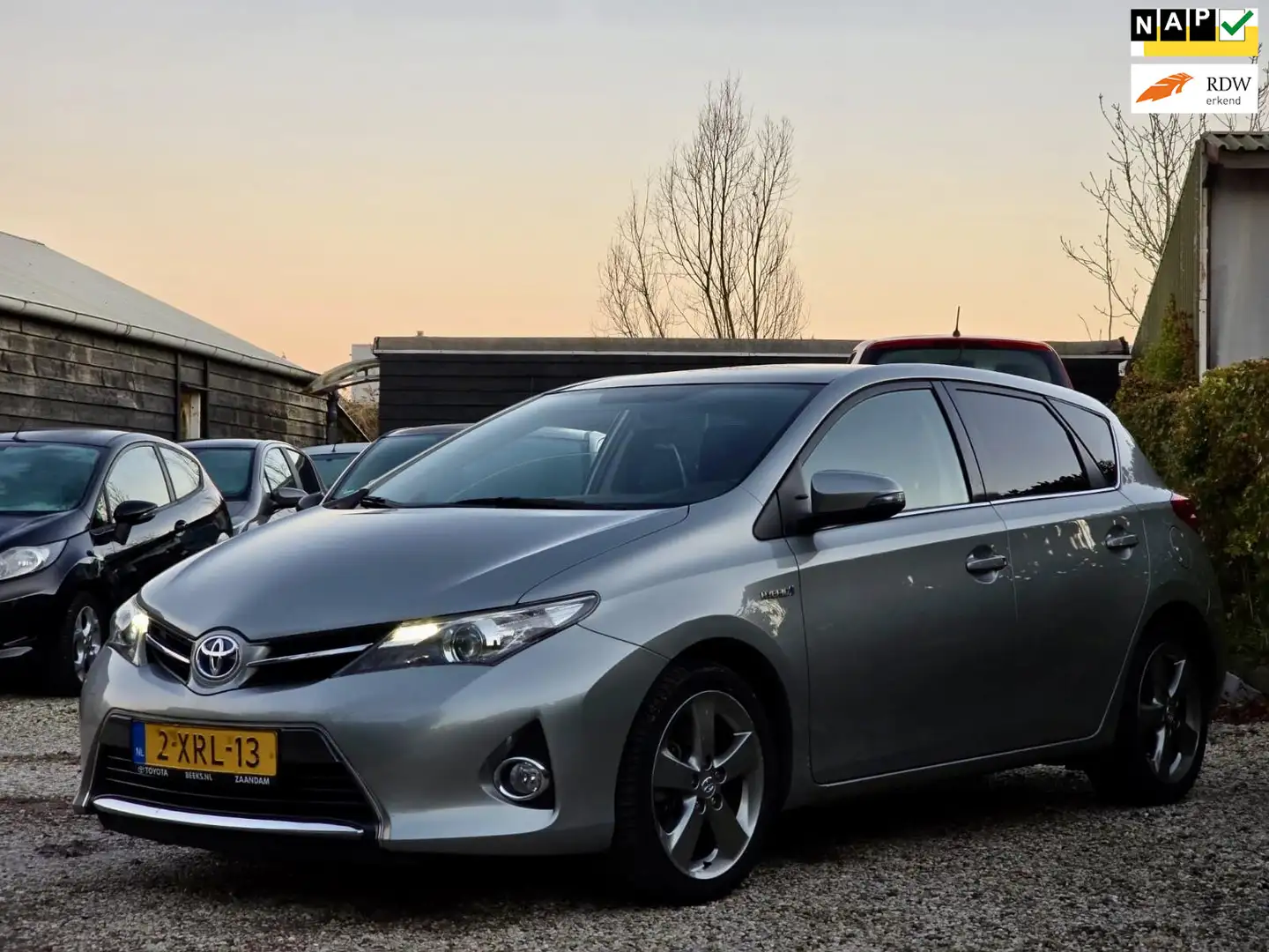 Toyota Auris 1.8 Hybrid Lease Pano/Trekhaak/Camera Grau - 1
