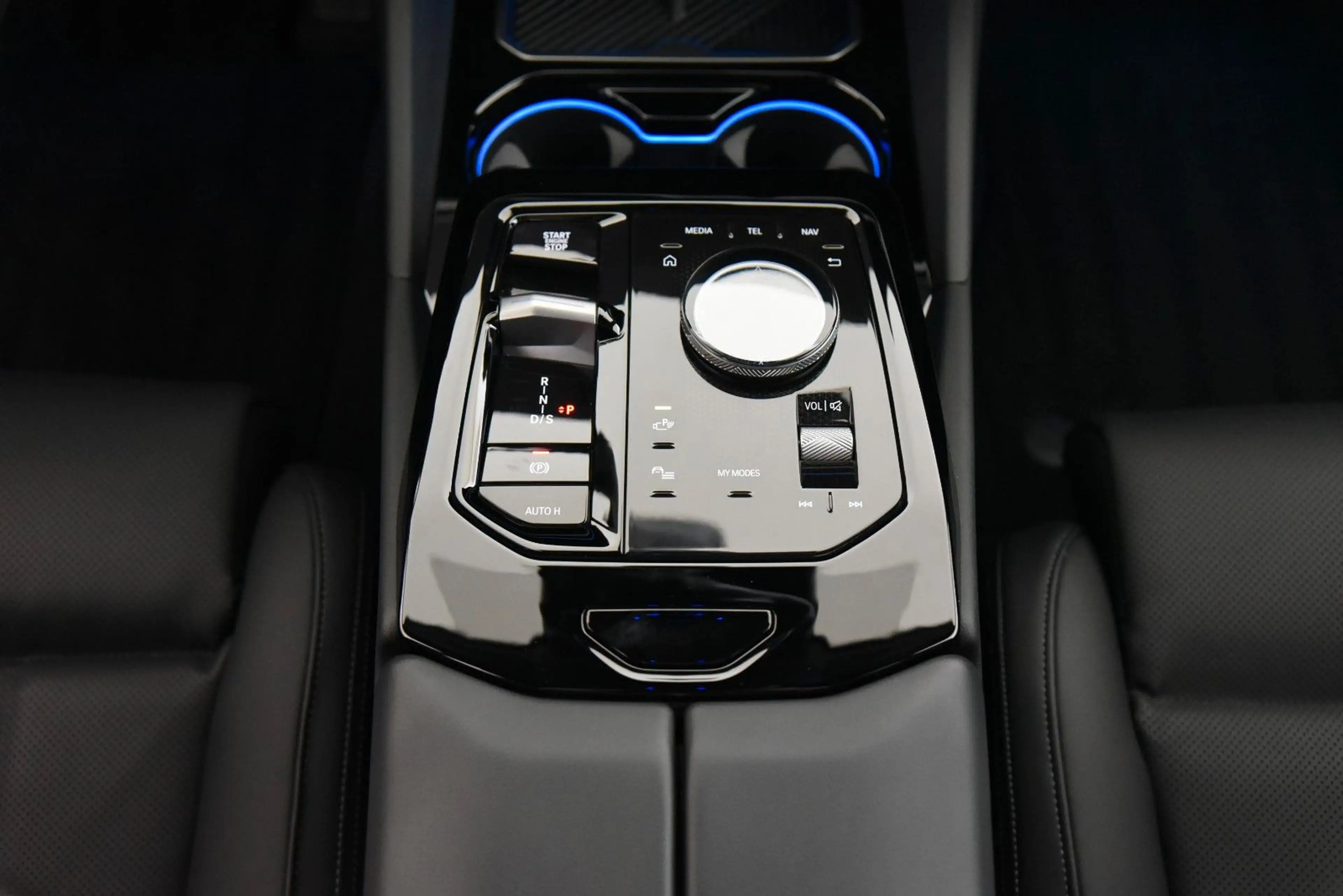 BMW 540 d xDrive M Sport Pro DrivAssPro Head-Up B&W — photo 15