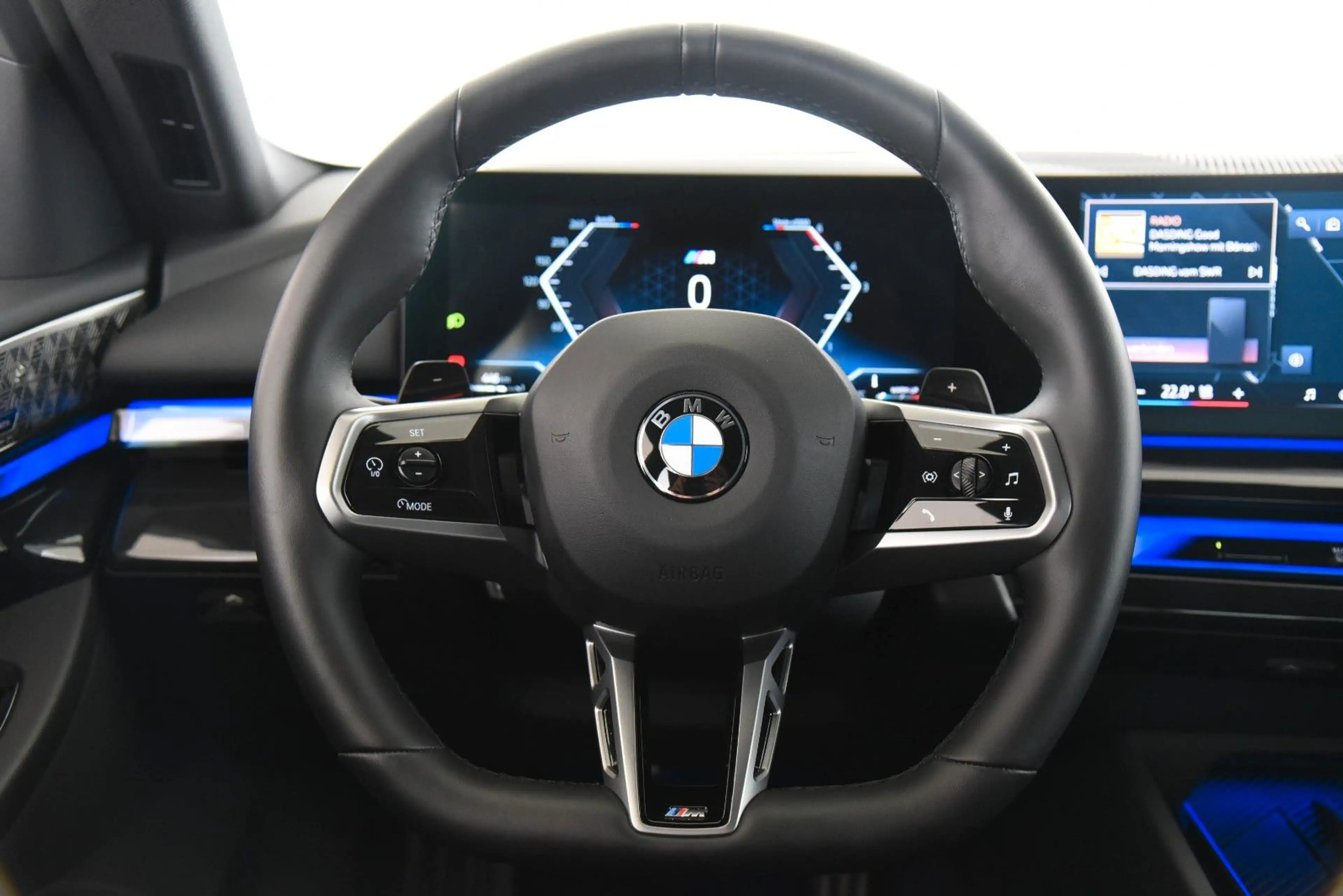 BMW 540 d xDrive M Sport Pro DrivAssPro Head-Up B&W — photo 9