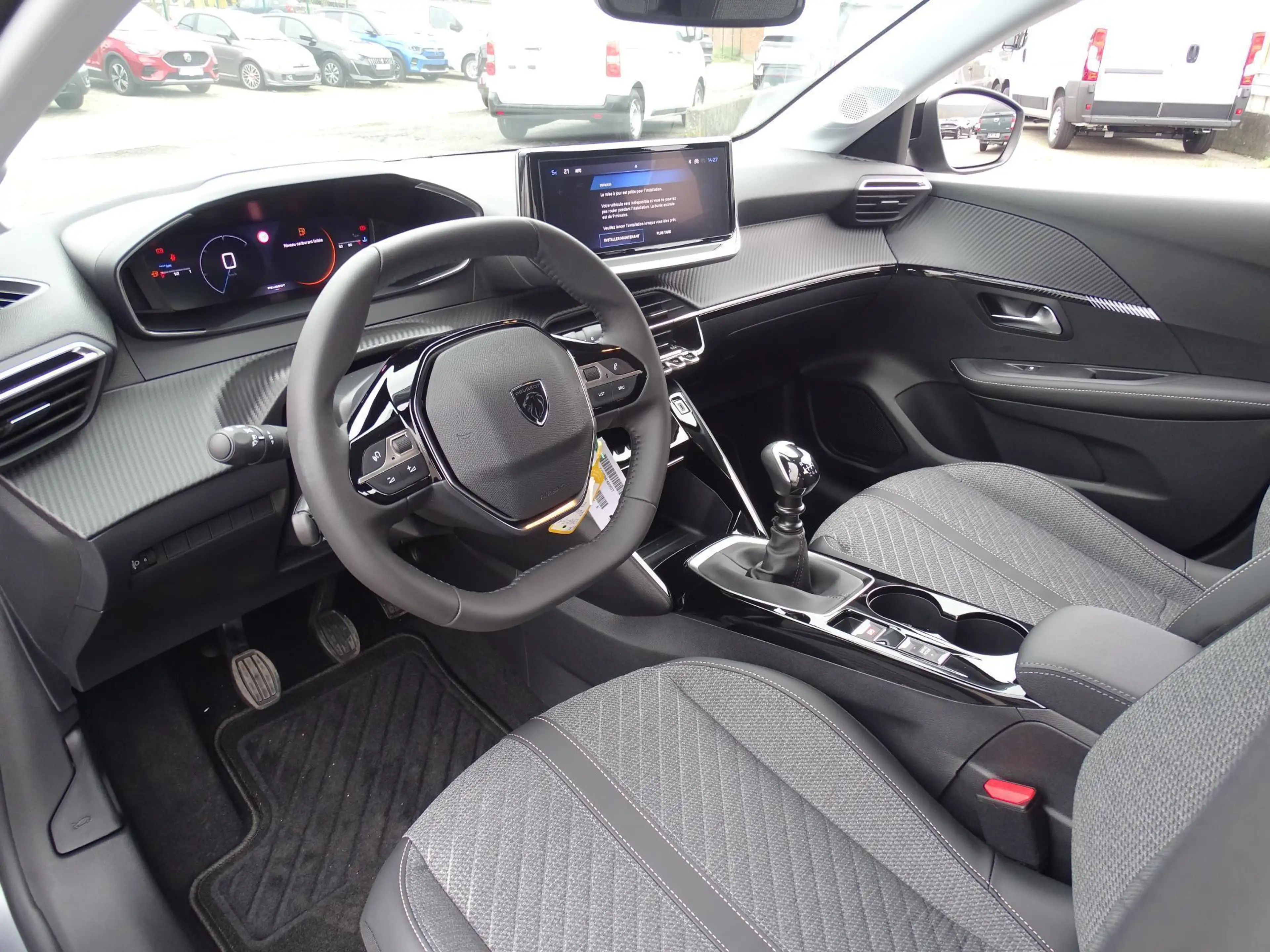 Peugeot 208 1.2 HYBRID 100 e-DSC6 Allure — photo 14