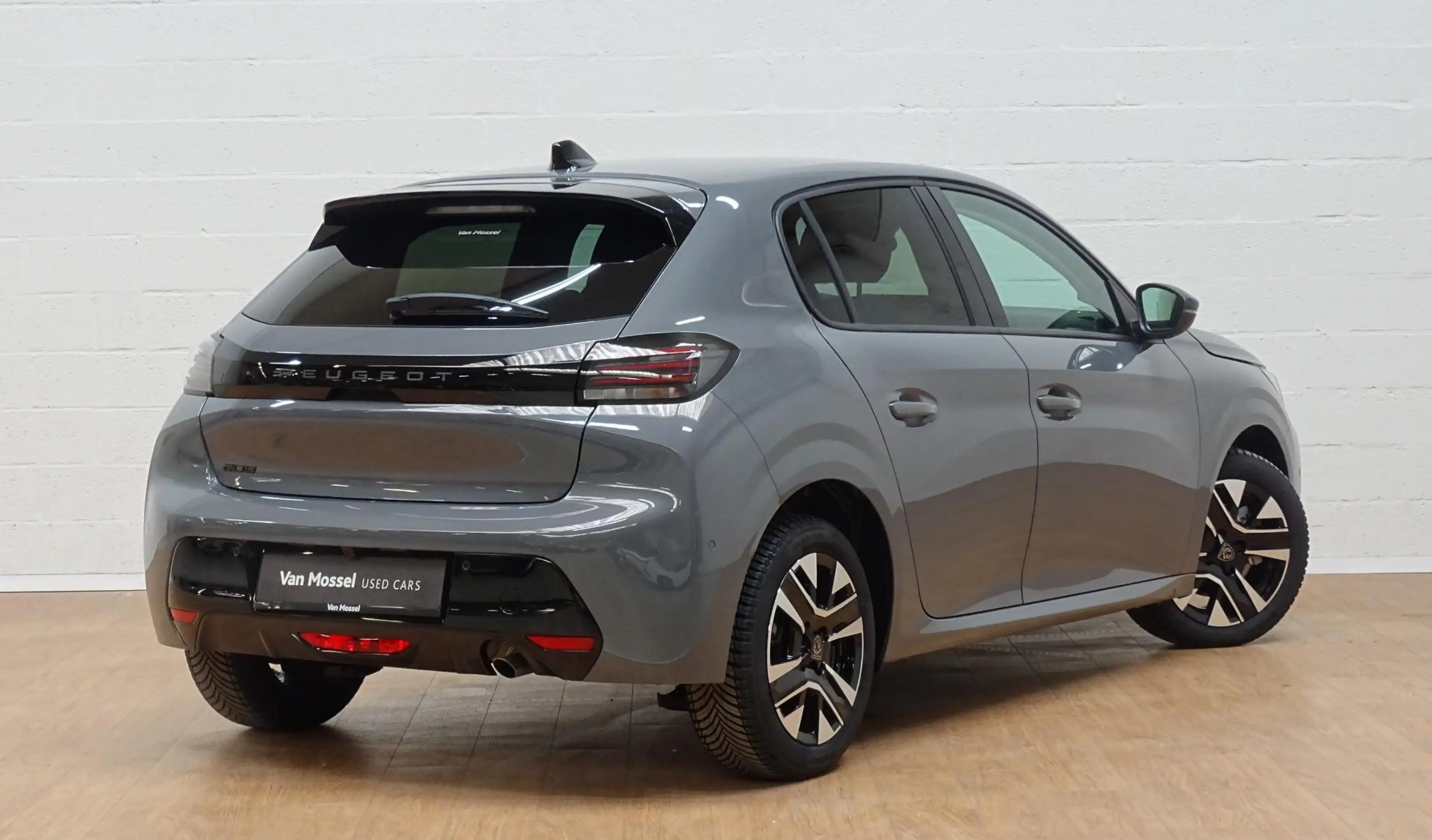 Peugeot 208 1.2 HYBRID 100 e-DSC6 Allure — photo 3