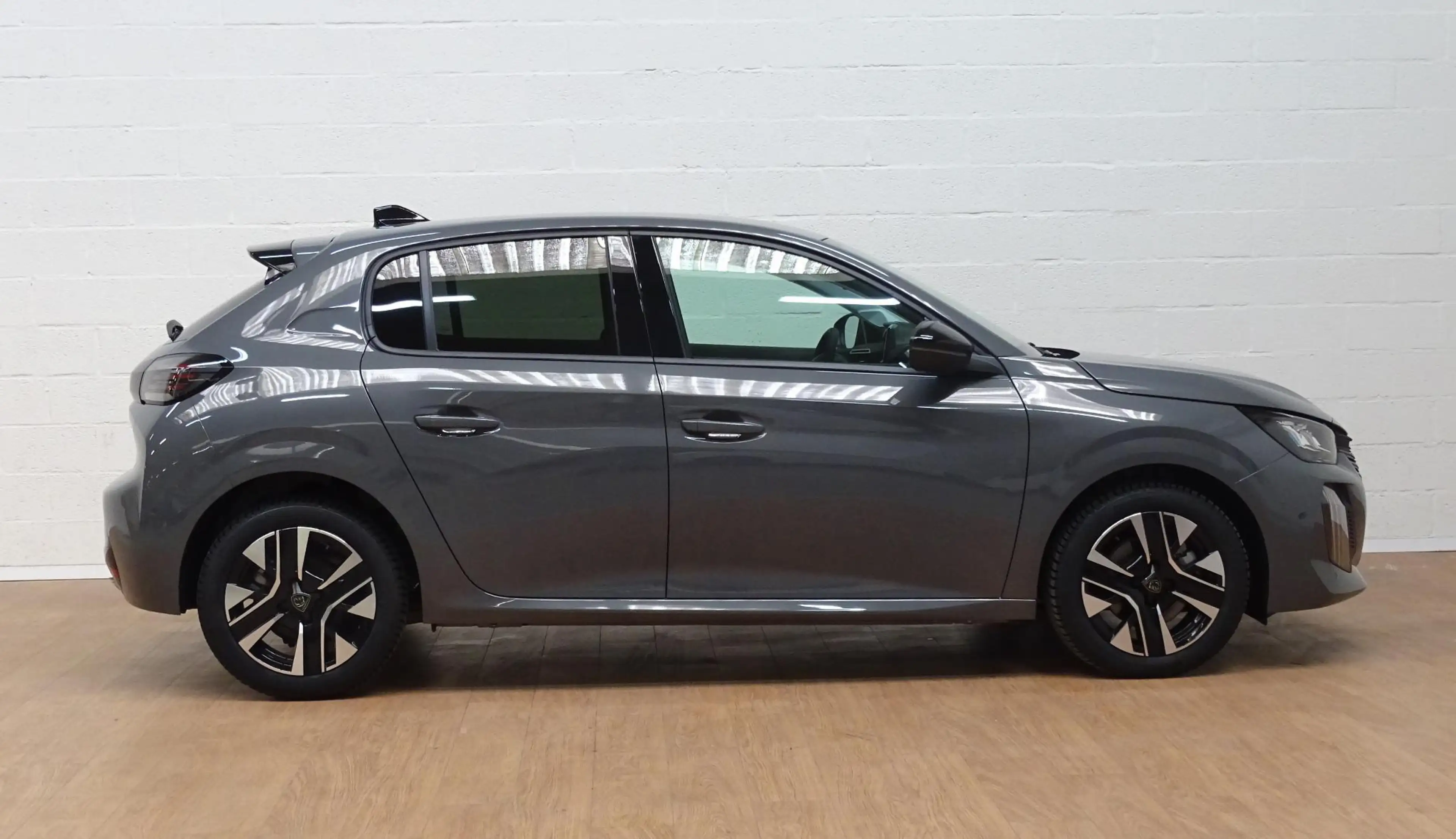 Peugeot 208 1.2 HYBRID 100 e-DSC6 Allure — photo 8
