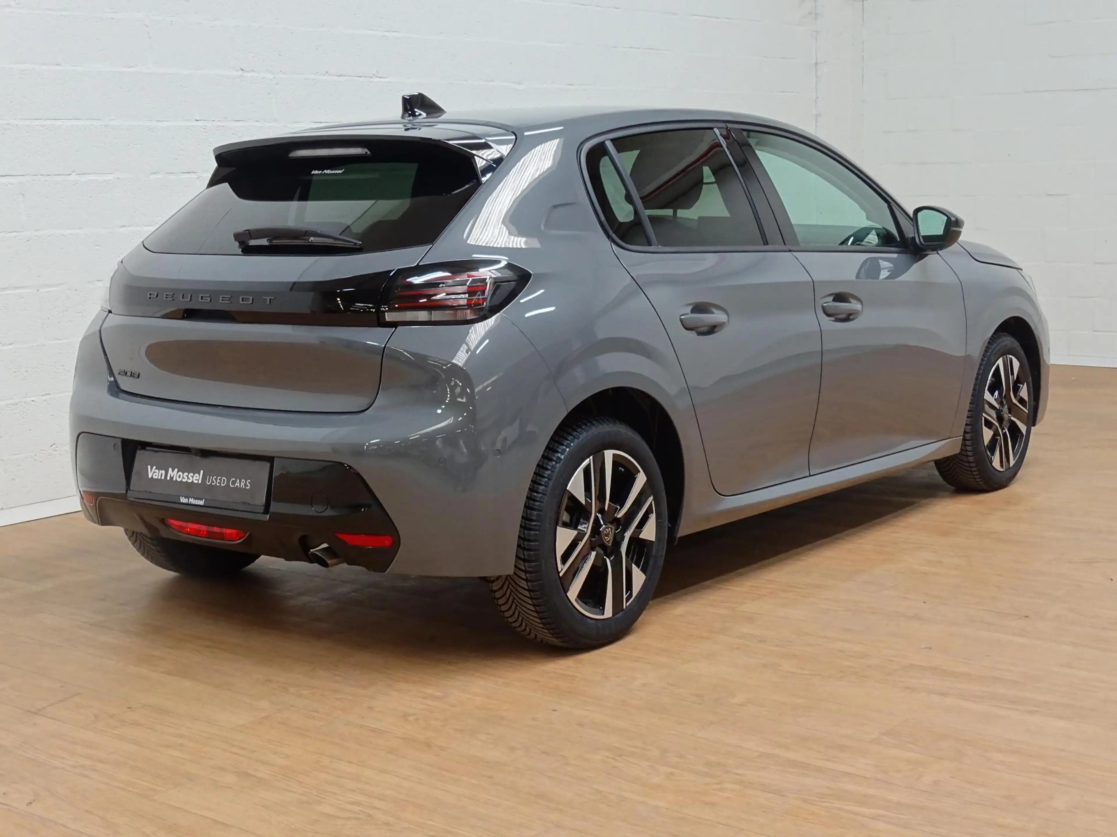 Peugeot 208 1.2 HYBRID 100 e-DSC6 Allure — photo 6