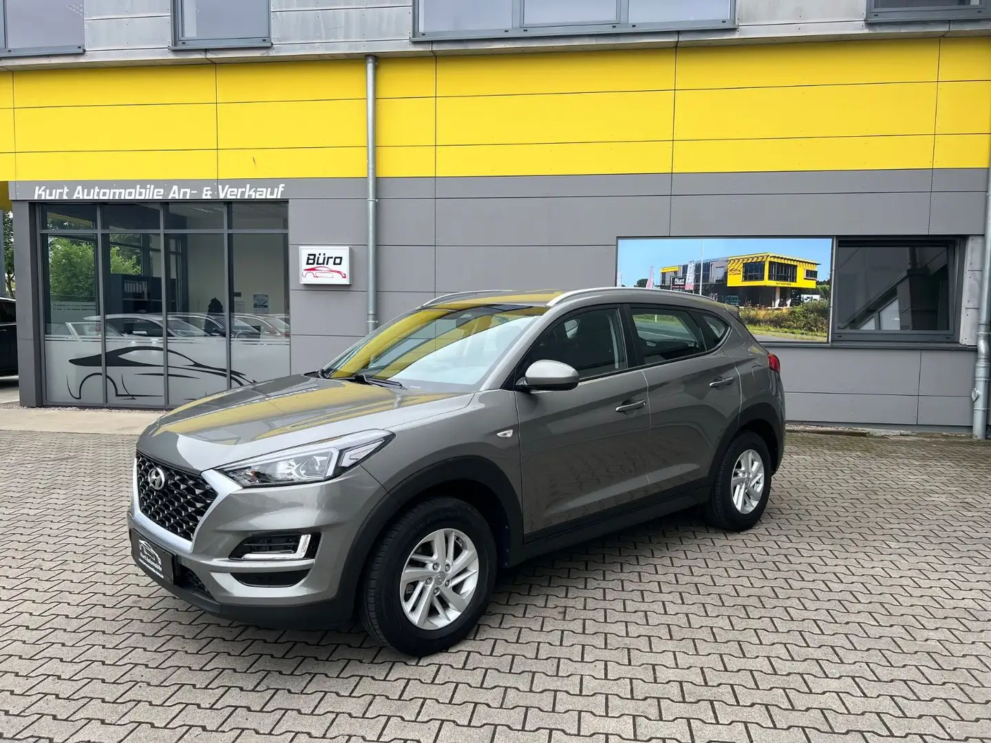 Hyundai TUCSON Select 2WD/KLIMA/ALU/AHK/NAVI/FREISPRECH Grau - 1
