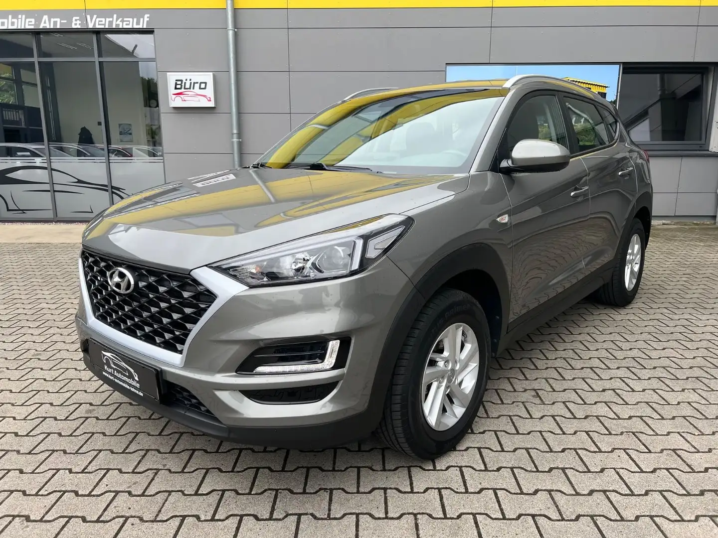 Hyundai TUCSON Select 2WD/KLIMA/ALU/AHK/NAVI/FREISPRECH Grau - 2