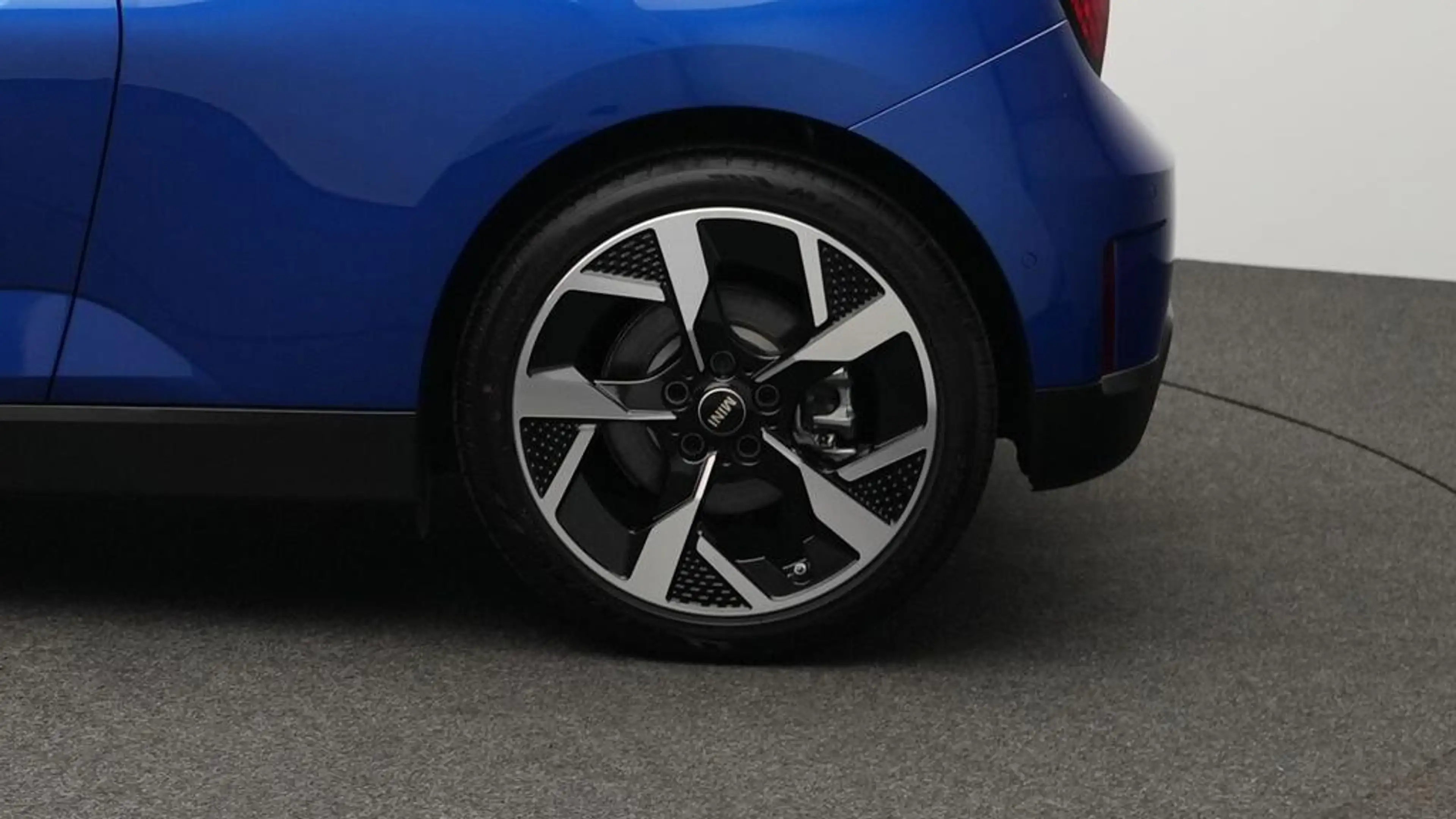 MINI Cooper E Classic Trim — photo 12