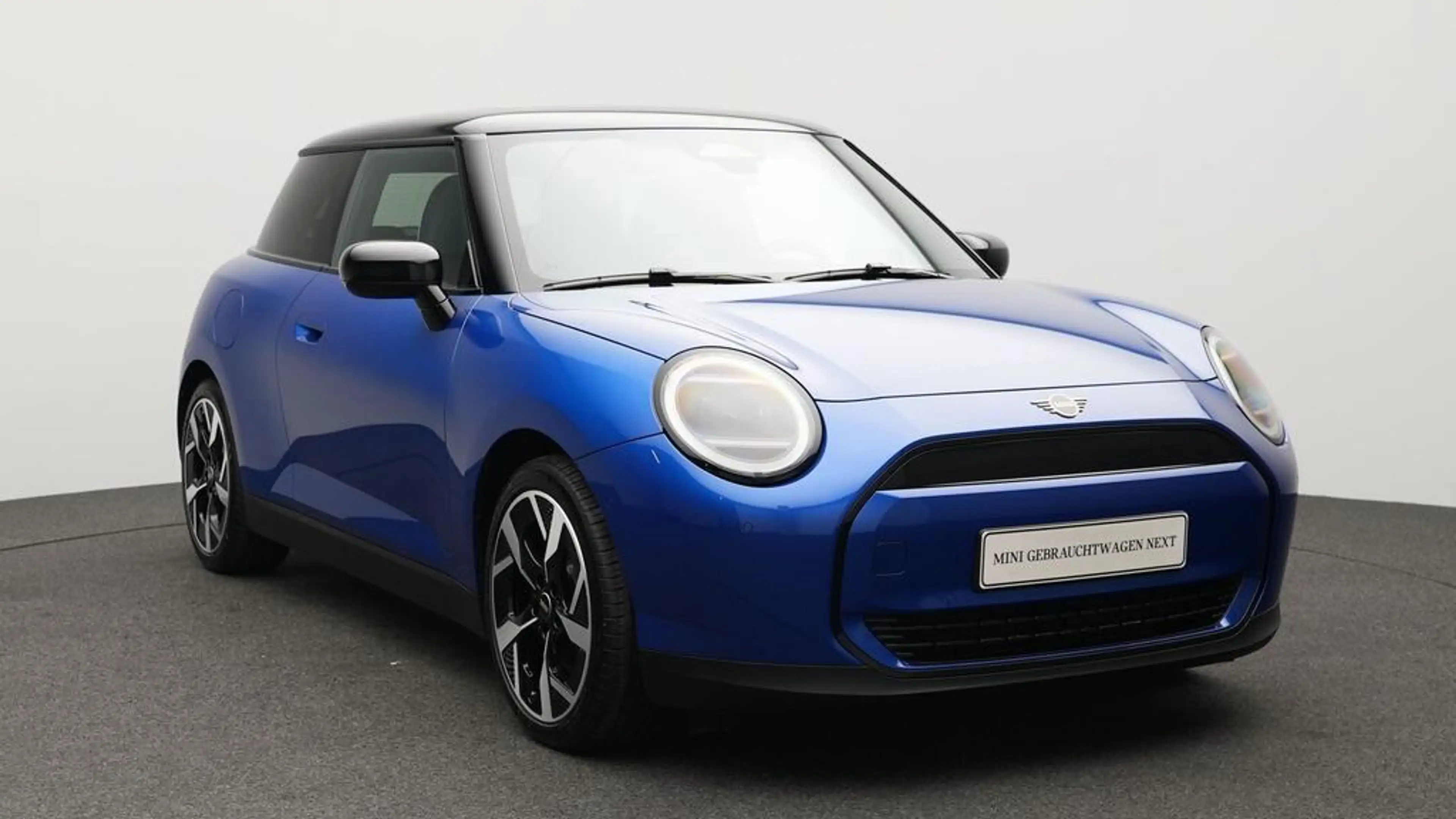MINI Cooper E Classic Trim — photo 14