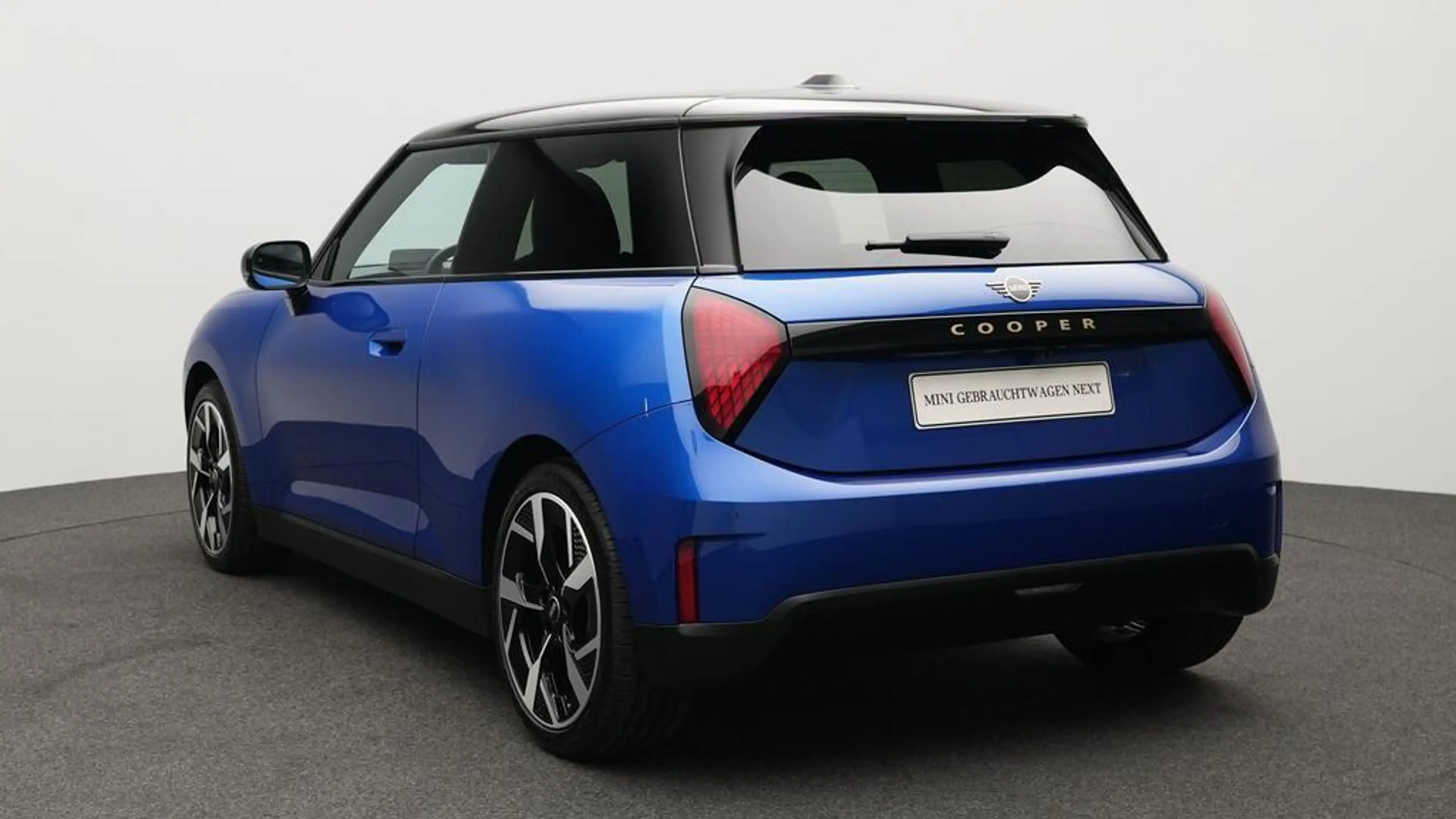 MINI Cooper E Classic Trim — photo 6