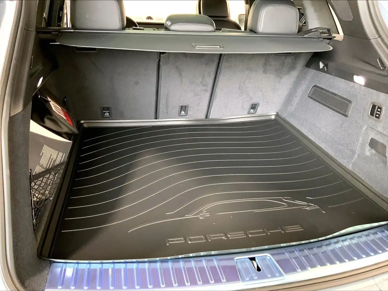 Porsche Cayenne снимка Porsche Cayenne