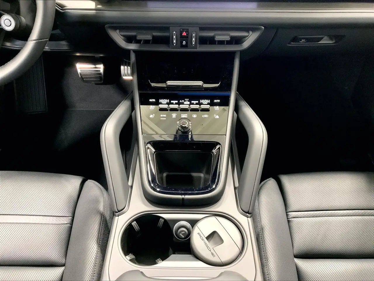 Porsche Cayenne снимка Porsche Cayenne