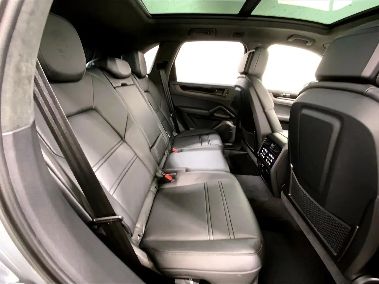 Porsche Cayenne снимка Porsche Cayenne