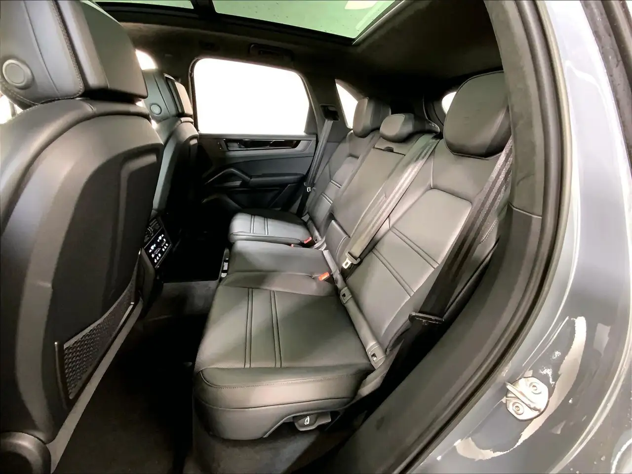 Porsche Cayenne снимка Porsche Cayenne