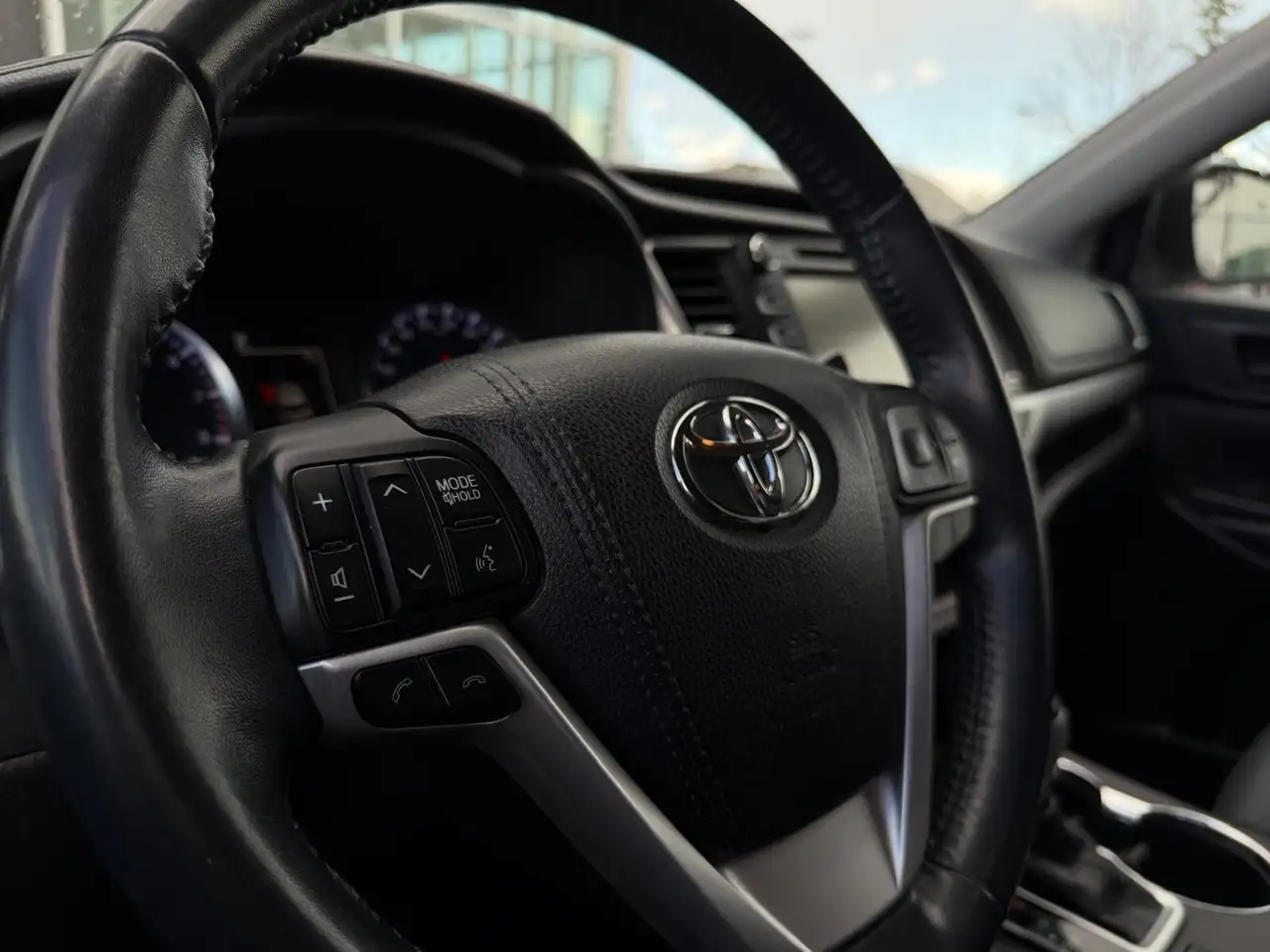 Toyota Highlander снимка Toyota Highlander