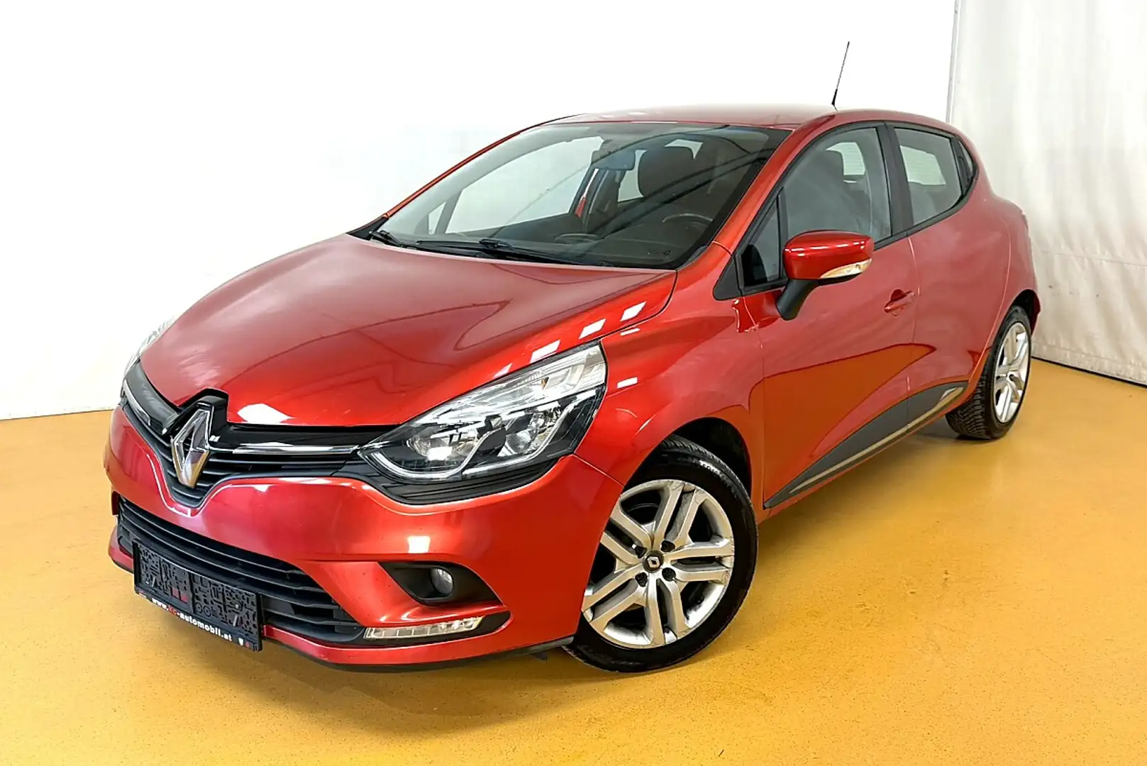 Renault Clio Zen 1,2 16V 75 Rot - 1