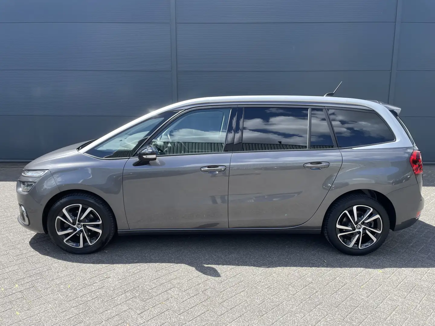 Citroen Grand C4 SpaceTourer 130pk Shine (Camera - Keyless Entry - Parkeersenso Grijs - 2