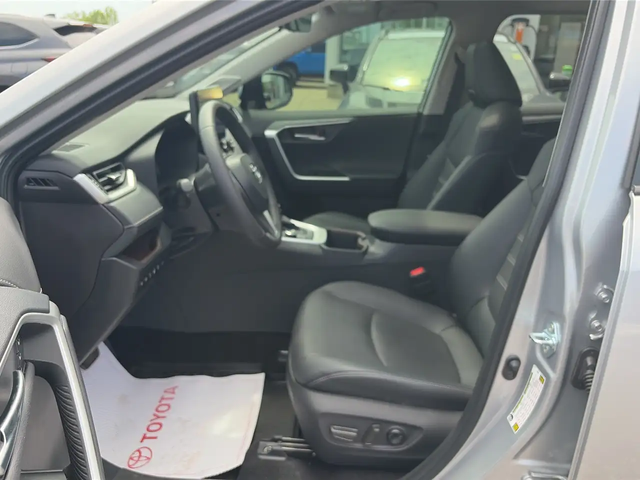 Toyota RAV 4 снимка Toyota RAV 4